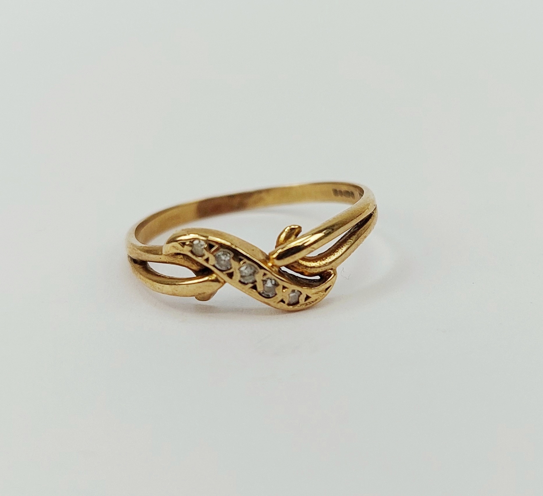 9ct Yellow Gold Diamond Ring UK Size R+, US 9