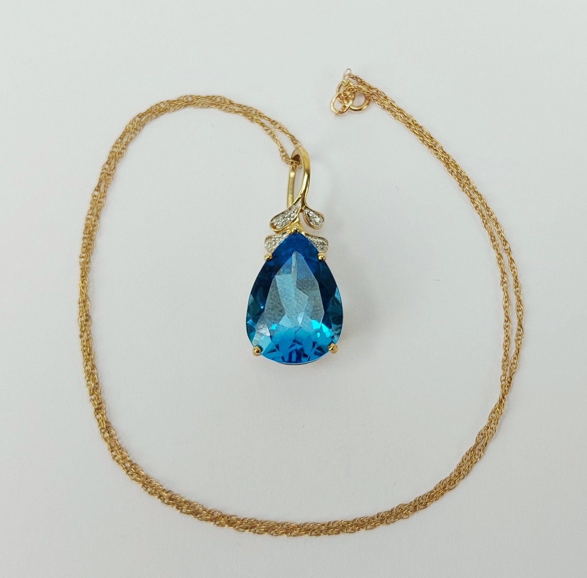 9ct Yellow Gold Swiss Blue Topaz & Diamond Pendant Necklace