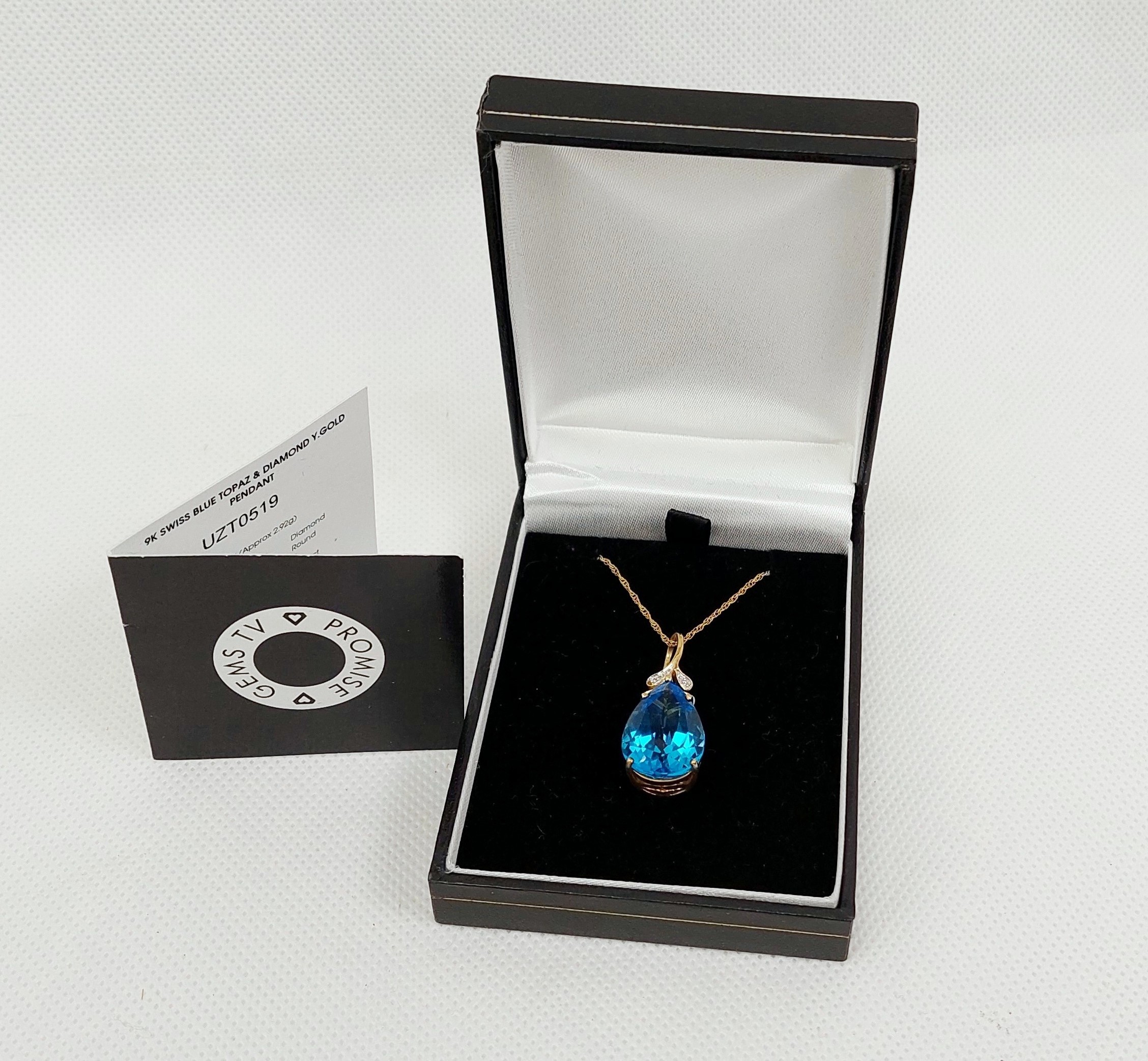 9ct Yellow Gold Swiss Blue Topaz & Diamond Pendant Necklace - Image 2
