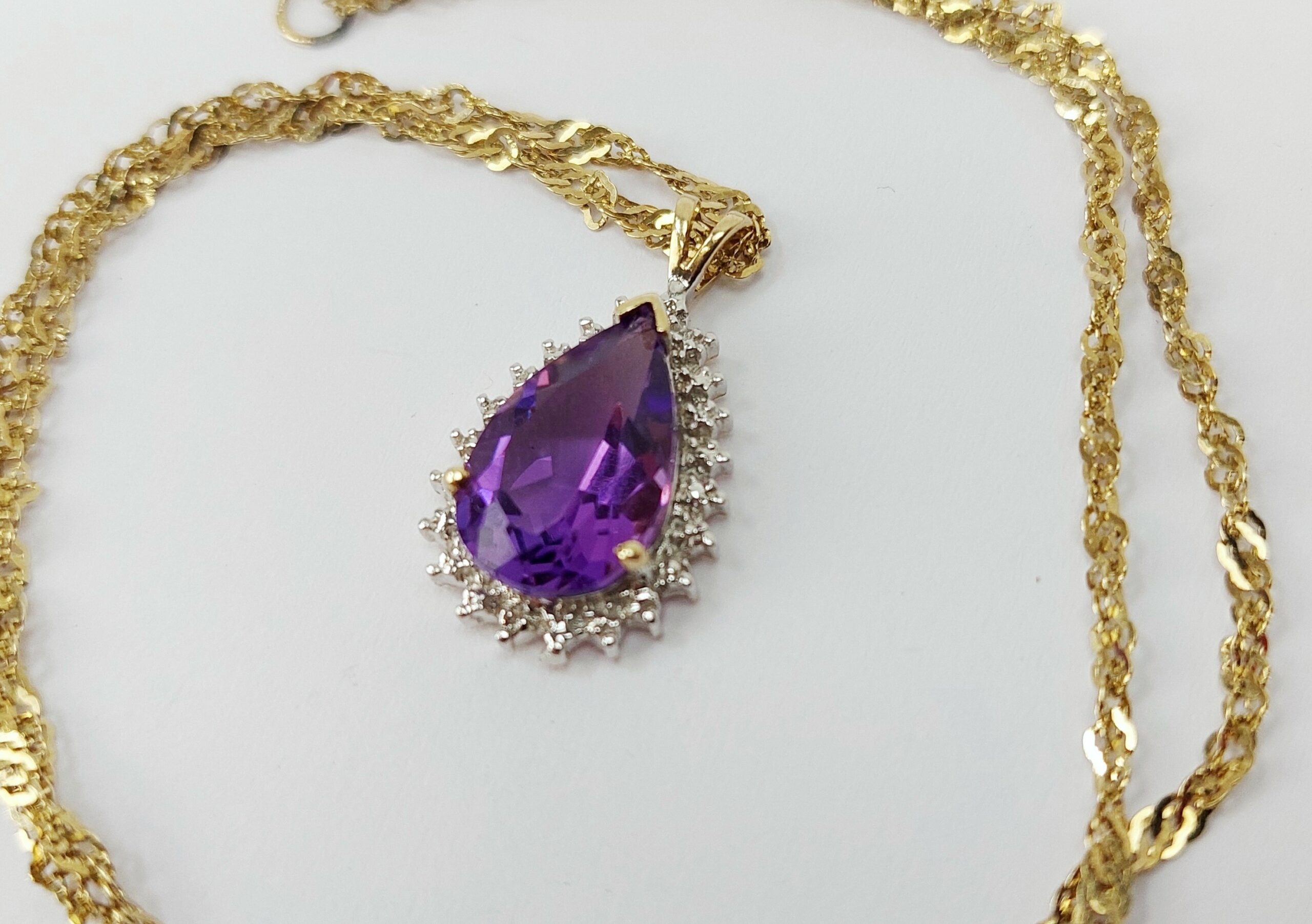 9ct Yellow Gold Amethyst & Diamond Pendant Necklace - Image 2