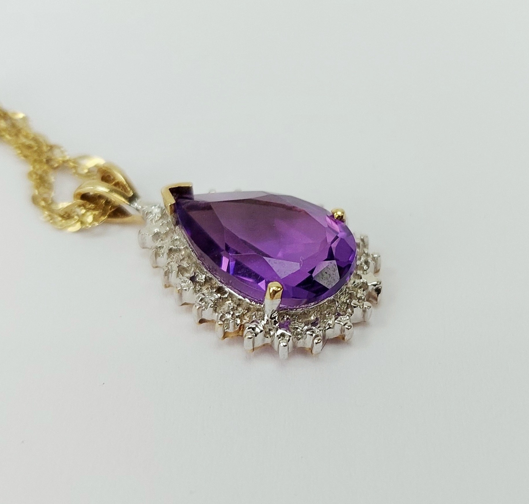9ct Yellow Gold Amethyst & Diamond Pendant Necklace - Image 3
