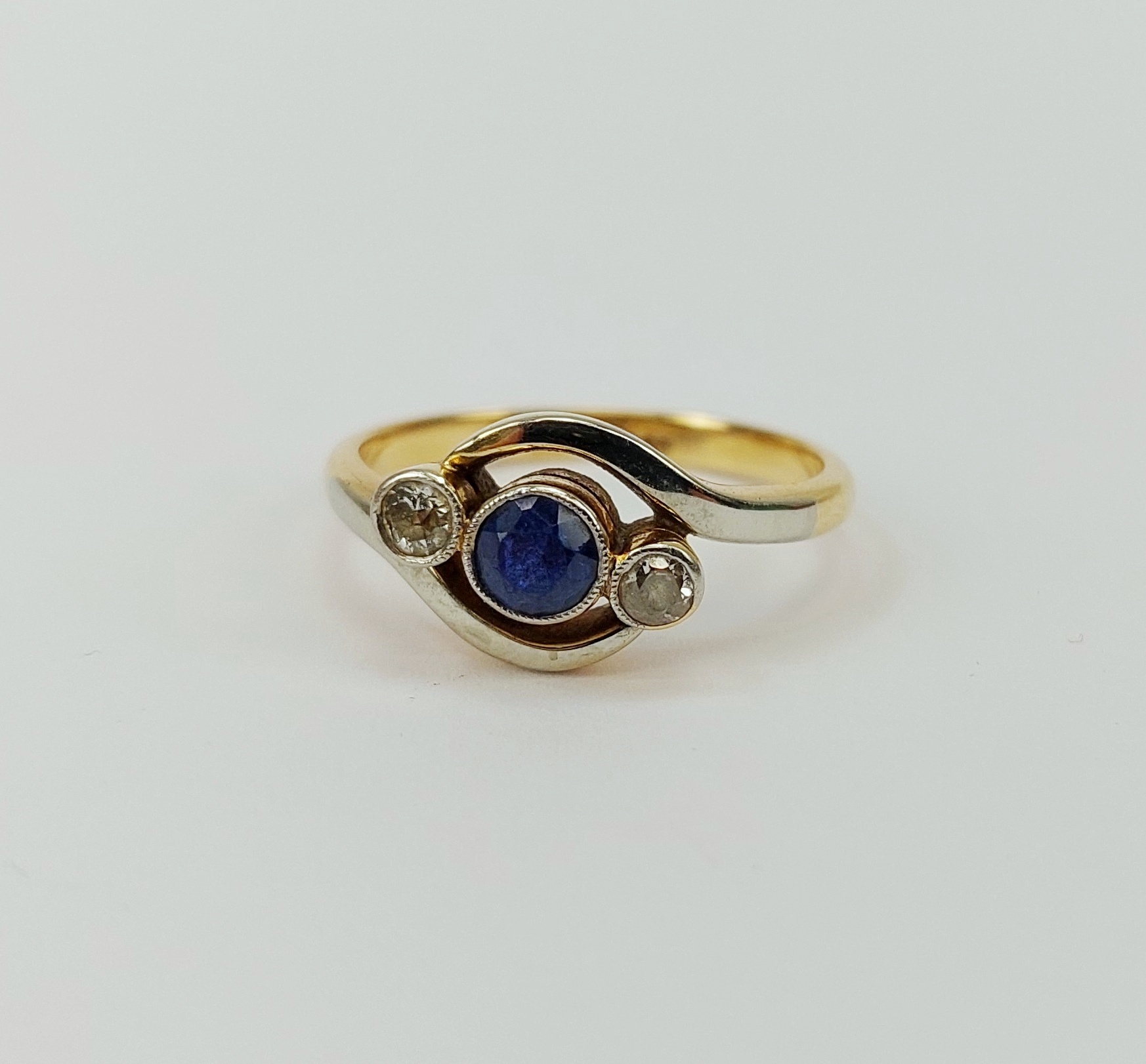 18ct Yellow Gold & Platinum Sapphire & Diamond Ring UK Size N, US 6.75