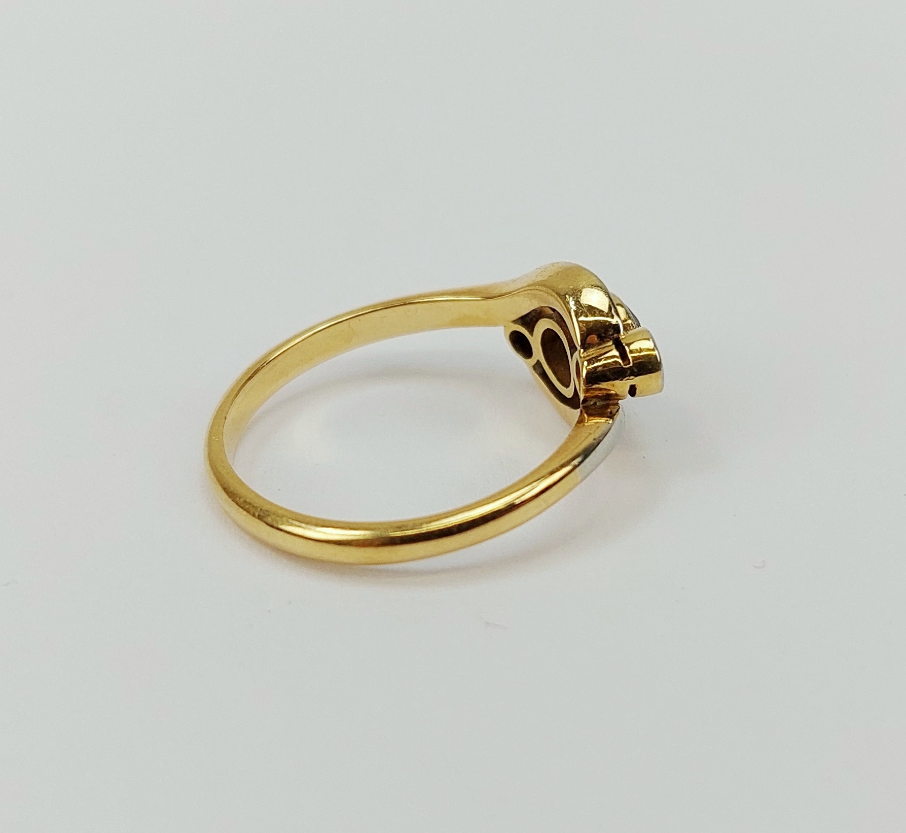 18ct Yellow Gold & Platinum Sapphire & Diamond Ring UK Size N, US 6.75 - Image 3