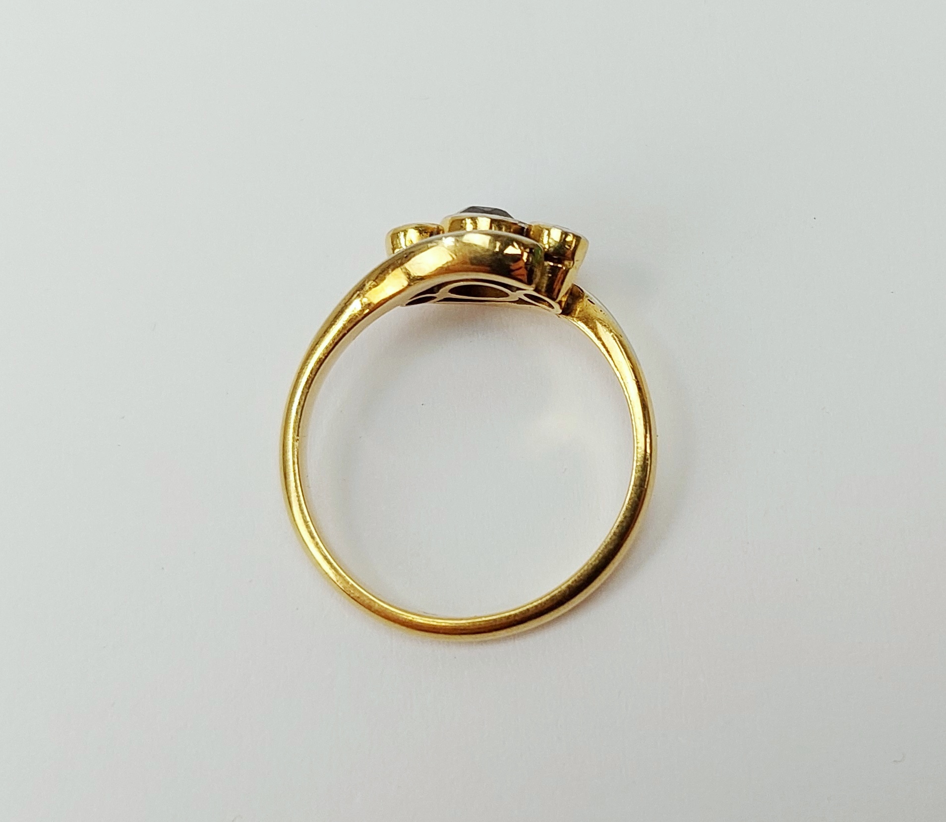 18ct Yellow Gold & Platinum Sapphire & Diamond Ring UK Size N, US 6.75 - Image 6