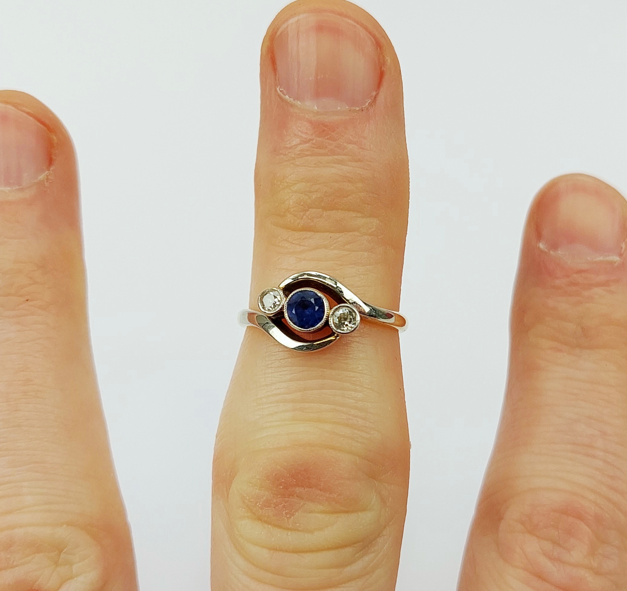 18ct Yellow Gold & Platinum Sapphire & Diamond Ring UK Size N, US 6.75 - Image 7