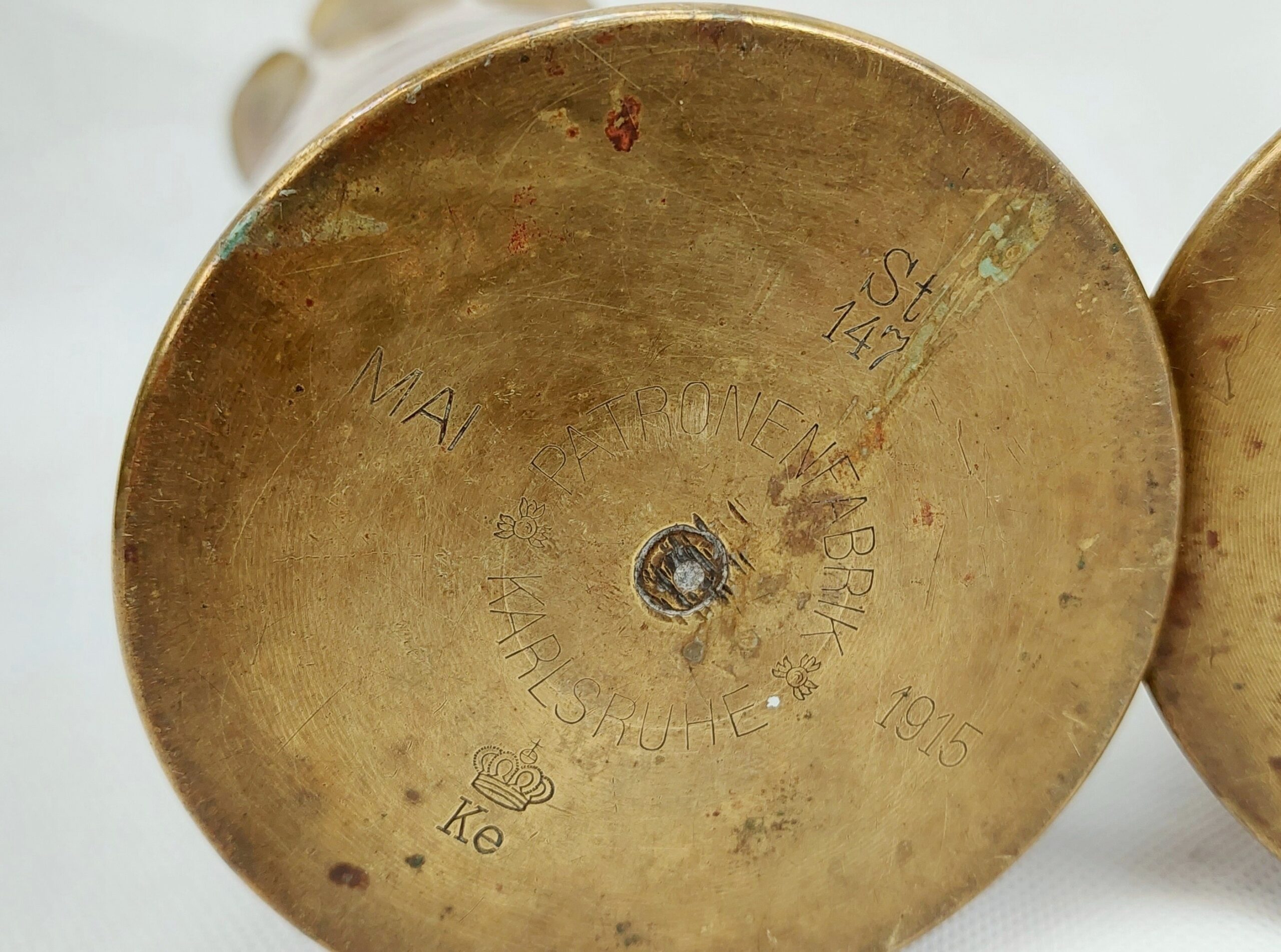 WW1 1915 And 1917 Trench Art 75mm Shell Case Pair - Image 10