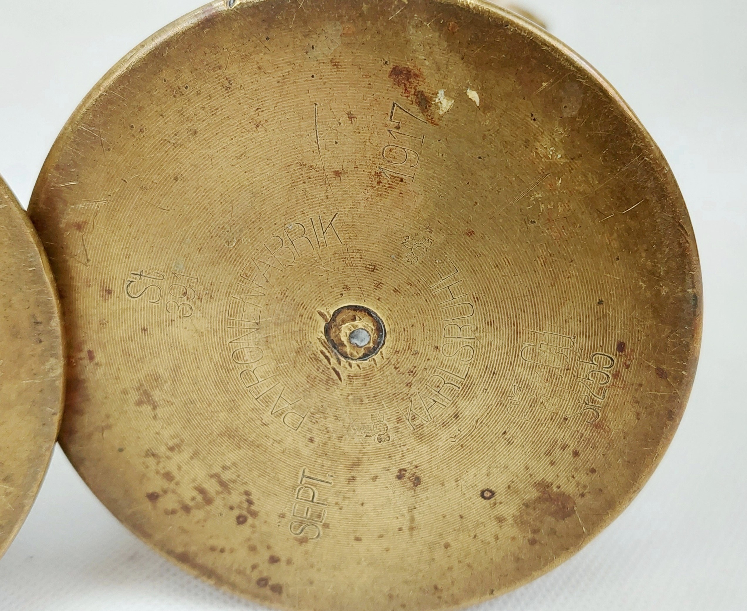 WW1 1915 And 1917 Trench Art 75mm Shell Case Pair - Image 11
