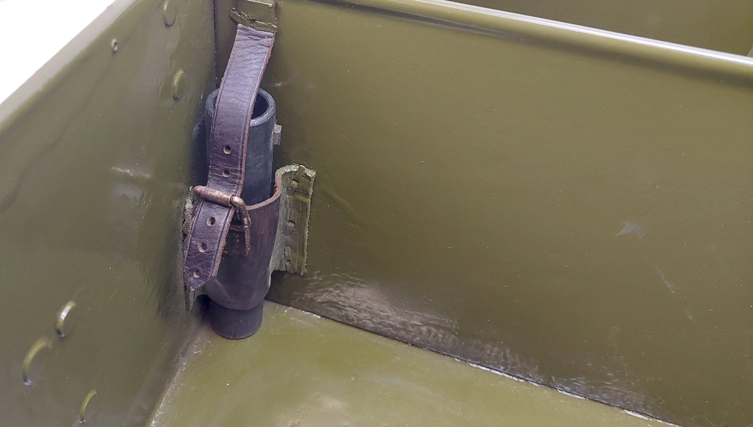 WW1 Lewis Machine Gun Magazine Case With Magazine Winder - Image 4