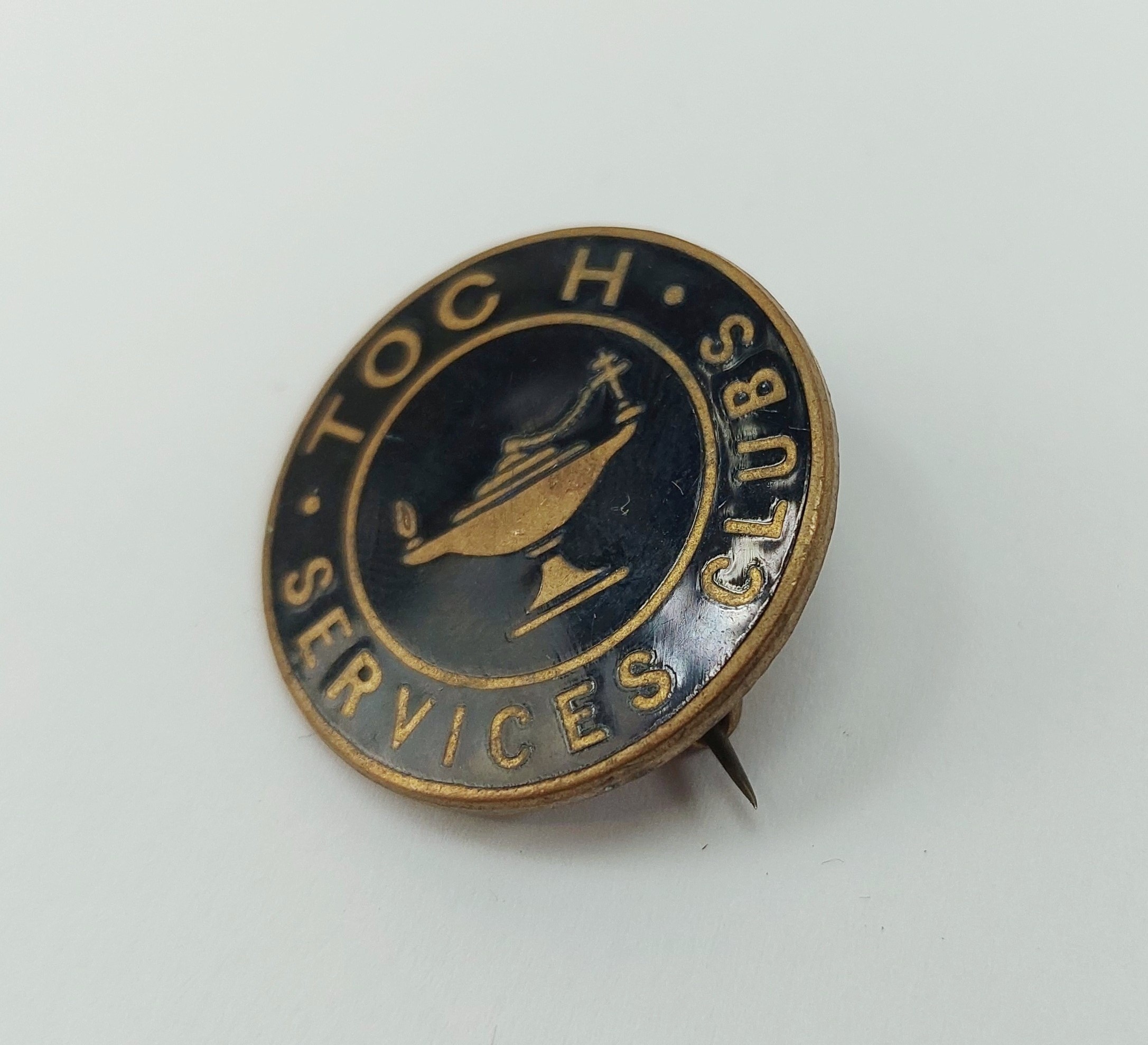 WW2 'Toc H' Services Club Enamel Badge - Image 2
