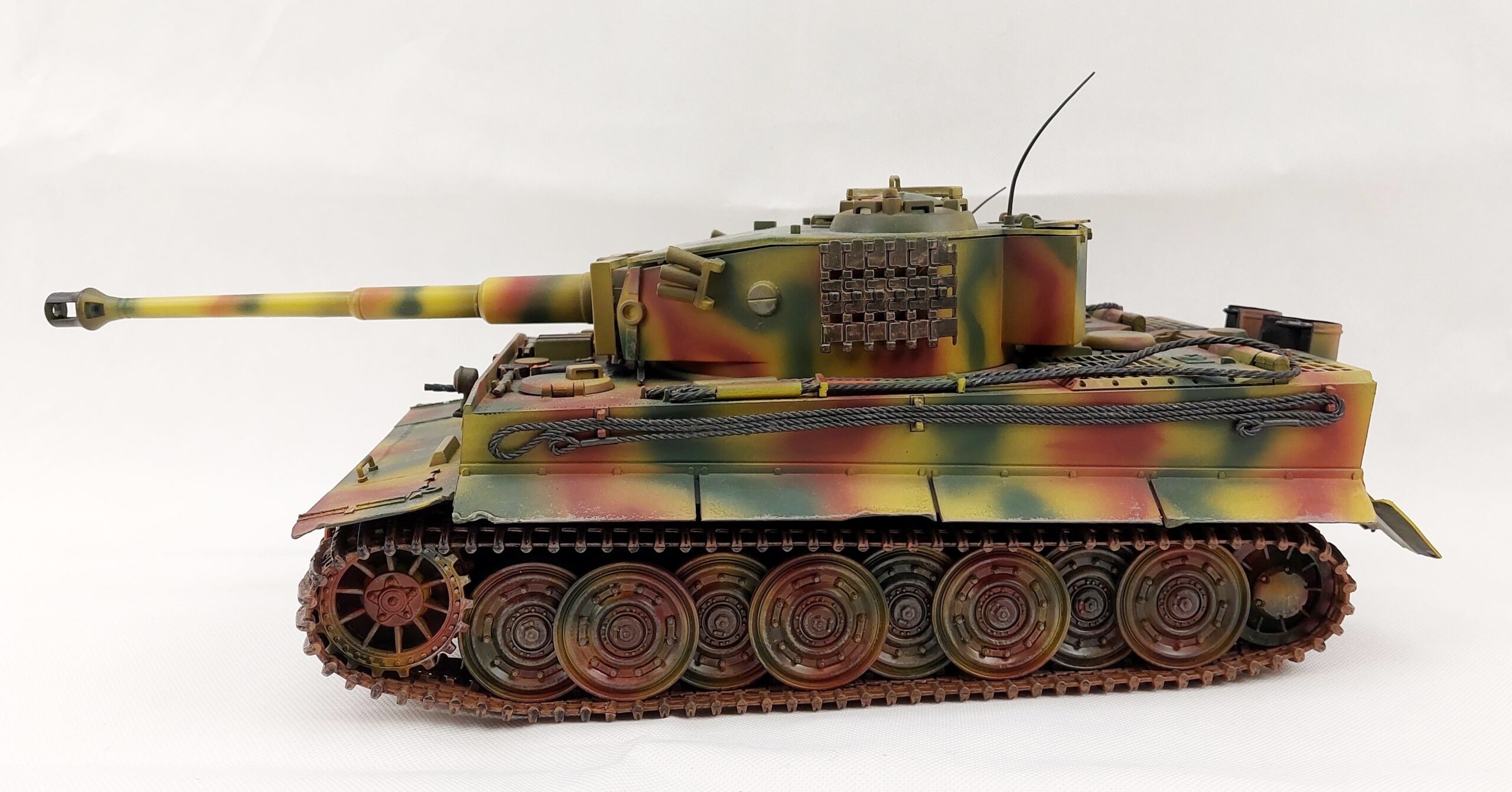 JS International JSI WW2 German Tiger Tank E Sd Kfz 181 1 18th Scale Circa 2009 - Image 5