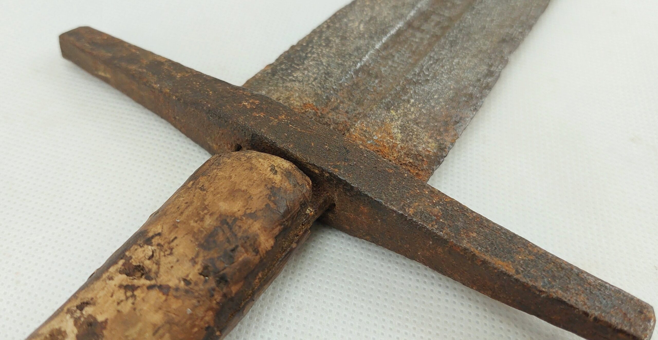 Mid/Late 13th Century 'Latten' Copper Pommel Oakeshott Type XVI Sword - Image 2