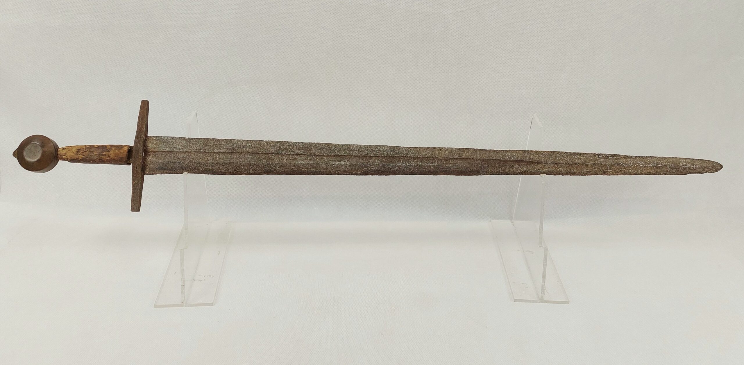 Mid/Late 13th Century 'Latten' Copper Pommel Oakeshott Type XVI Sword - Image 11