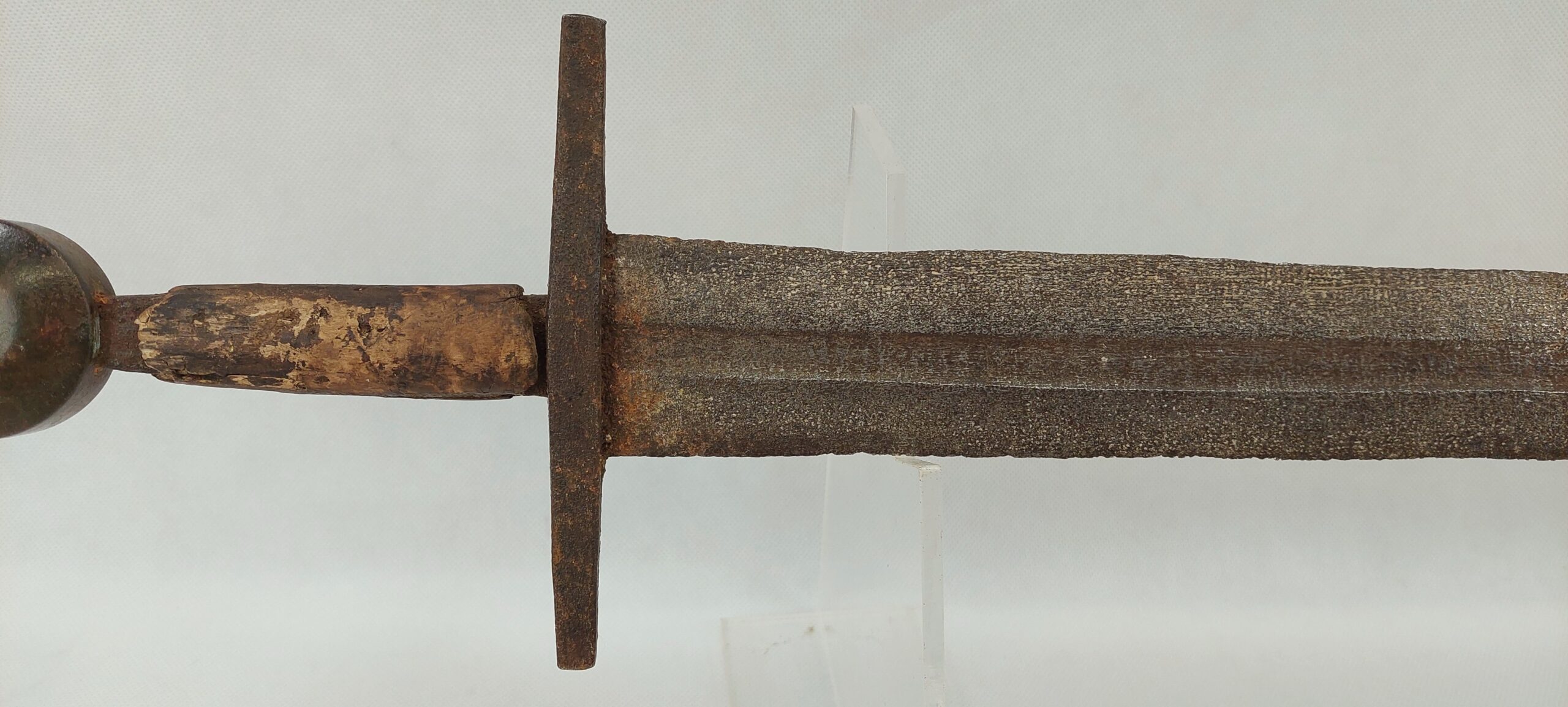 Mid/Late 13th Century 'Latten' Copper Pommel Oakeshott Type XVI Sword - Image 5