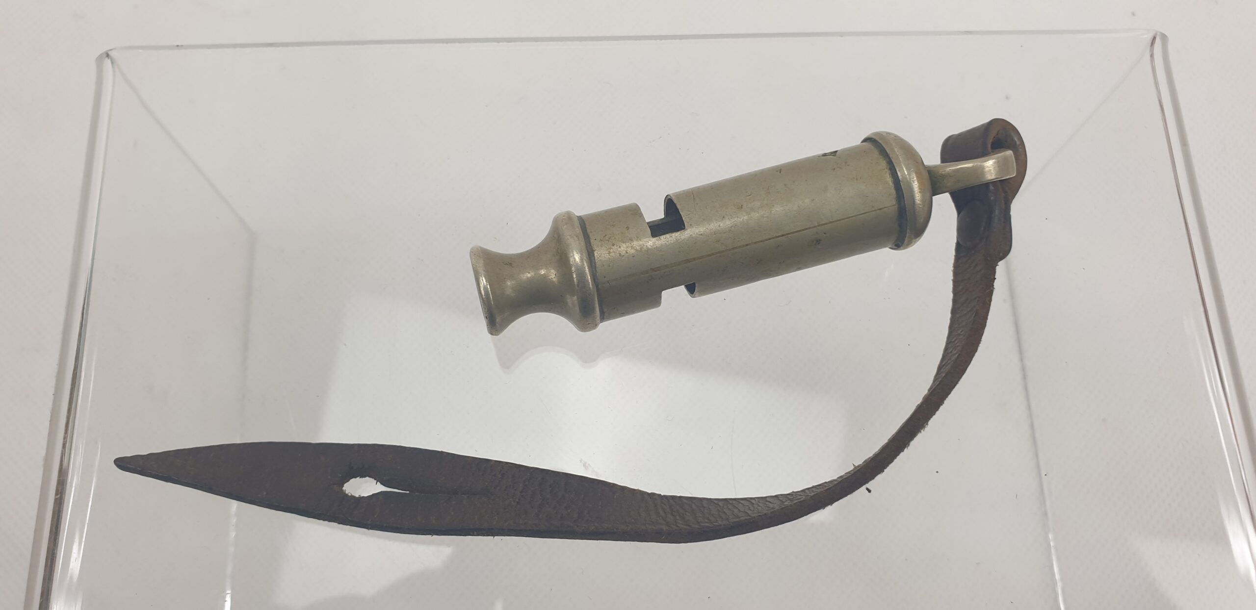 The Metropolitan Police Whistle J. Hudson & Co 244 Barr Street Birmingham With Lanyard - Image 2