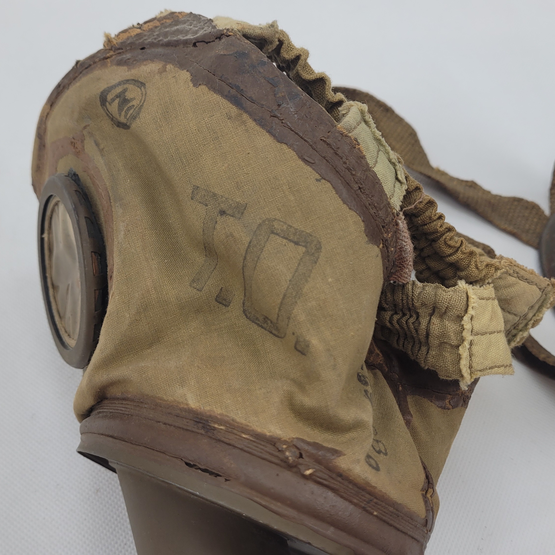 WW2 French TC 38 Gas Mask - Image 10