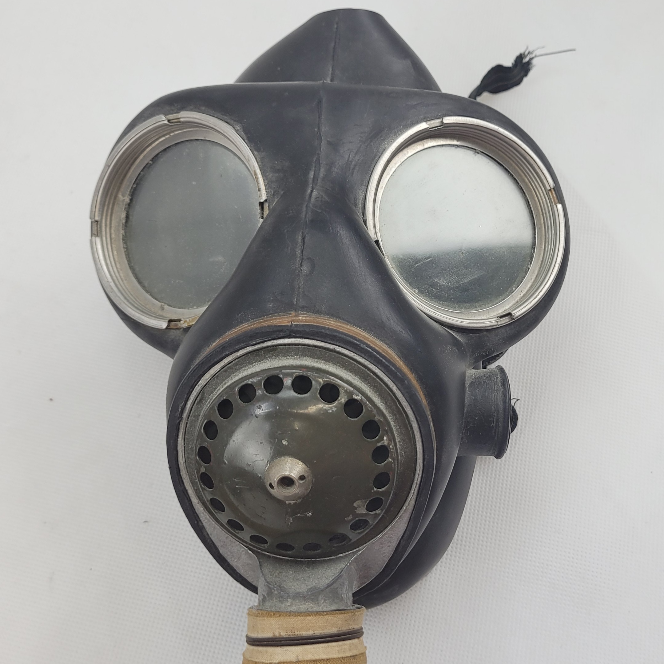 WW2 French TC 38 Gas Mask - Image 7