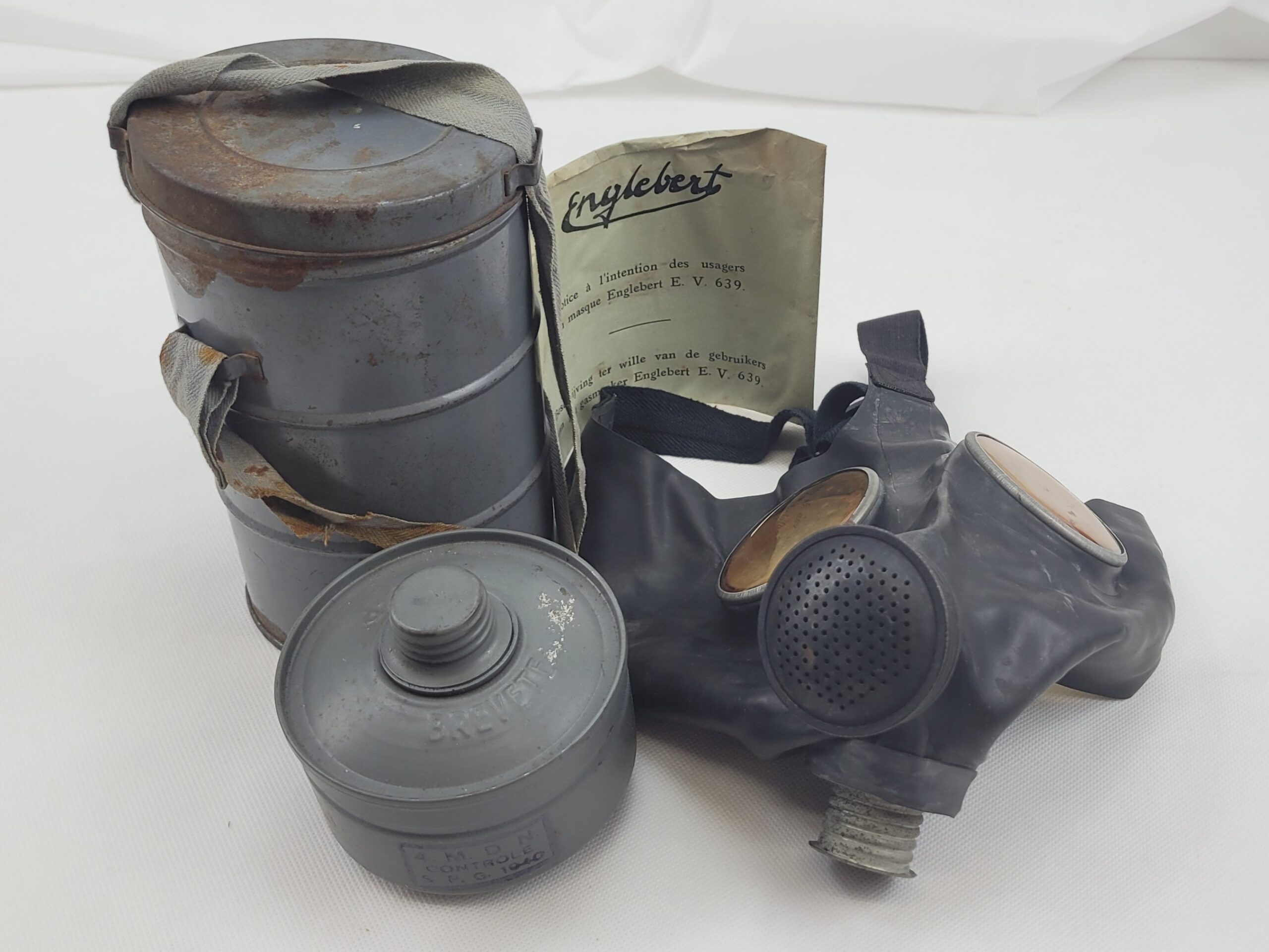 WW2 Phoney War Rare Belgium EV 639 Gas Mask - Image 16