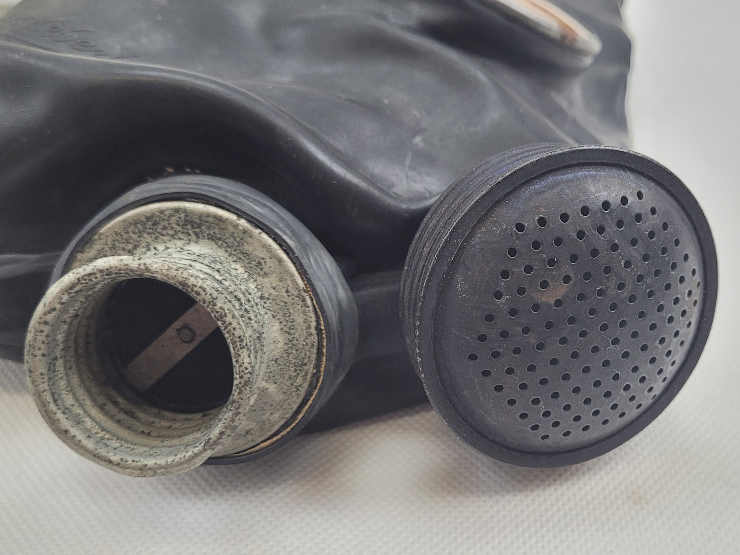 WW2 Phoney War Rare Belgium EV 639 Gas Mask - Image 12