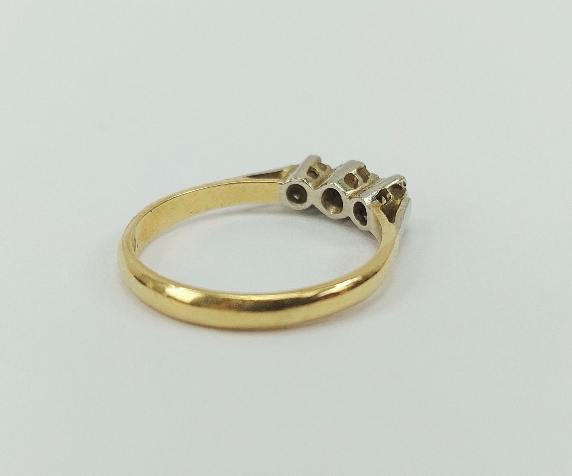 18ct Yellow Gold Diamond Trilogy Ring c1939 UK Size N+, US 6.75 - Image 3
