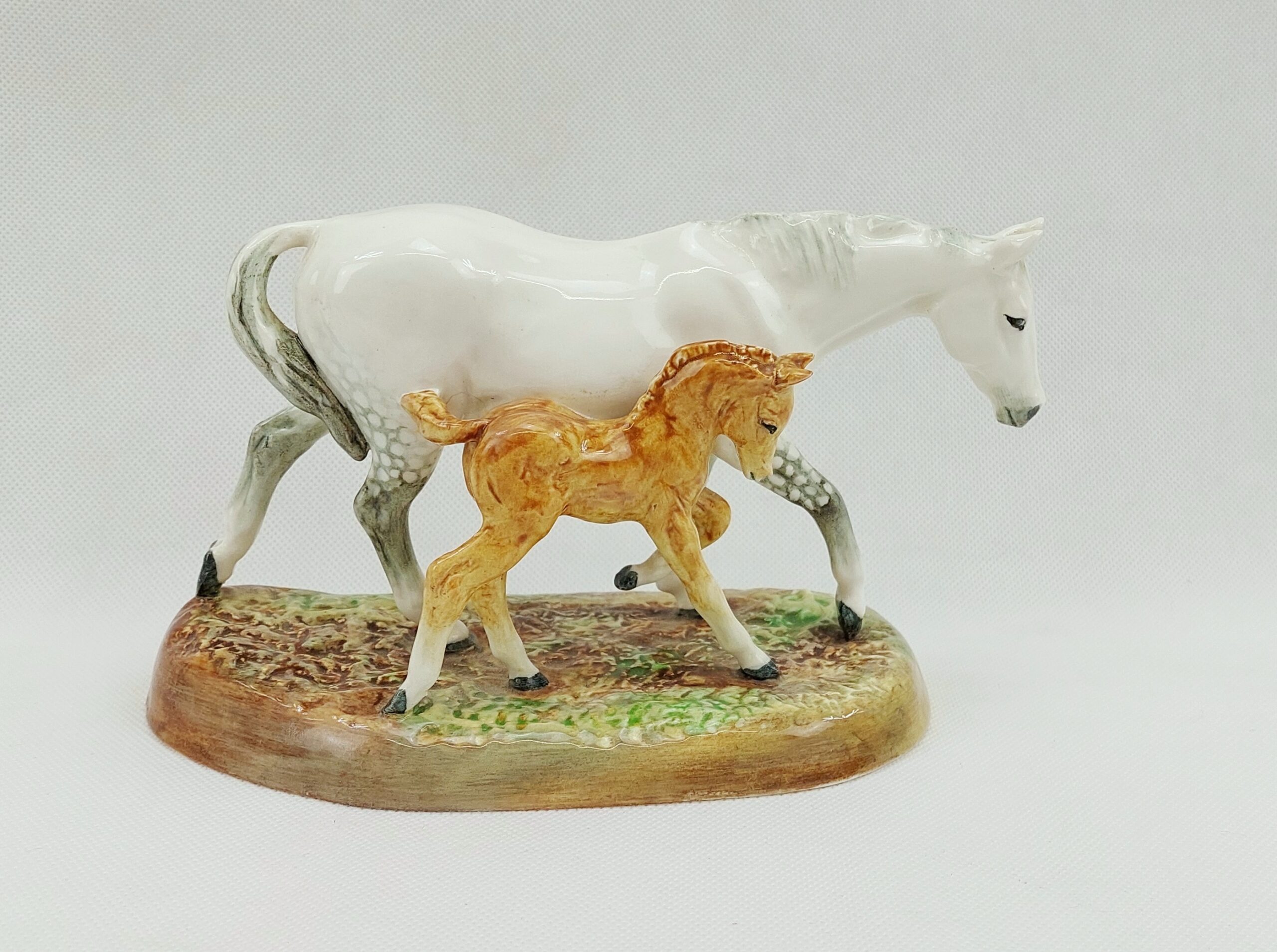 Royal Doulton Gude Grey Mare and Foal HN2532.G