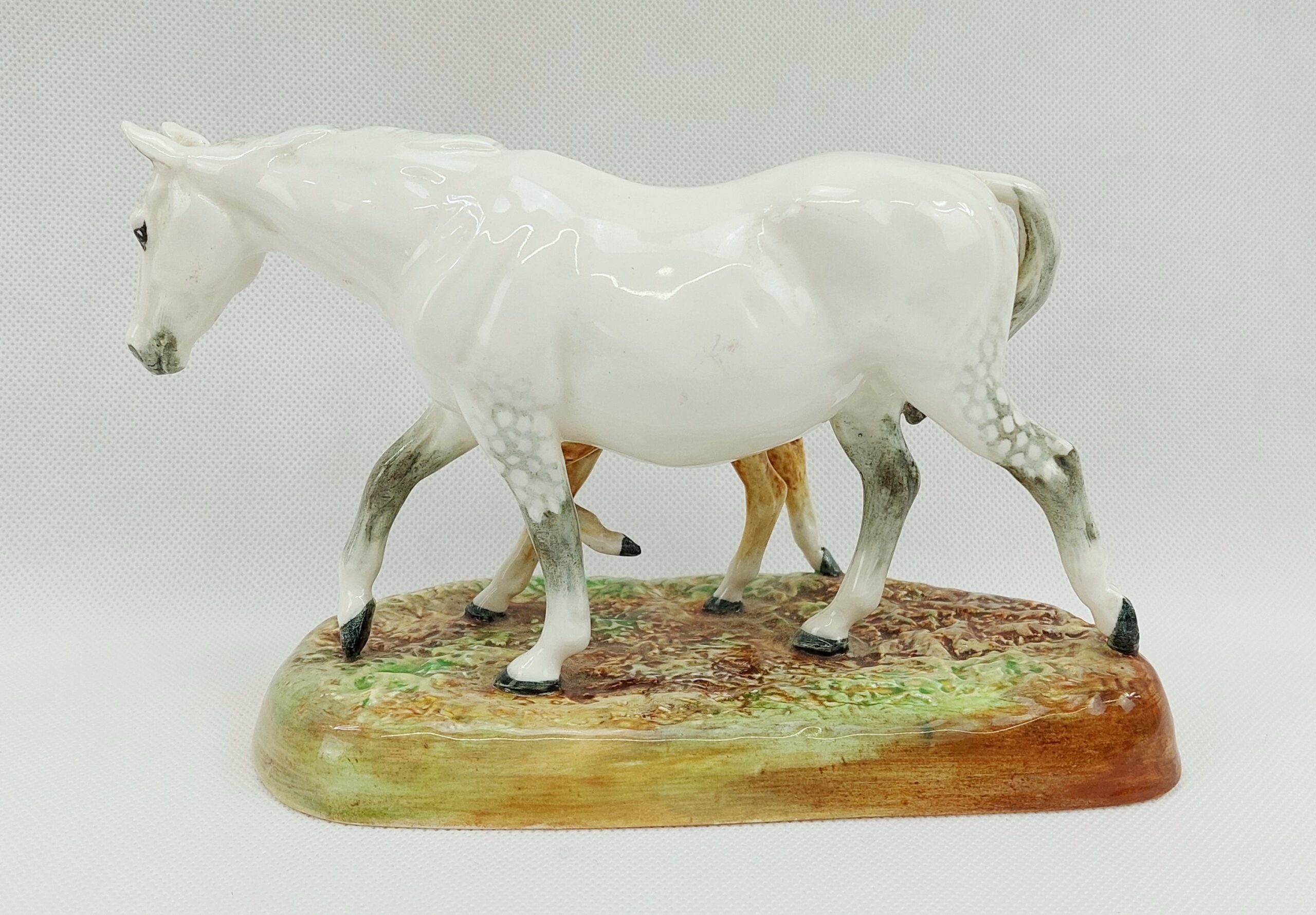 Royal Doulton Gude Grey Mare and Foal HN2532.G - Image 4