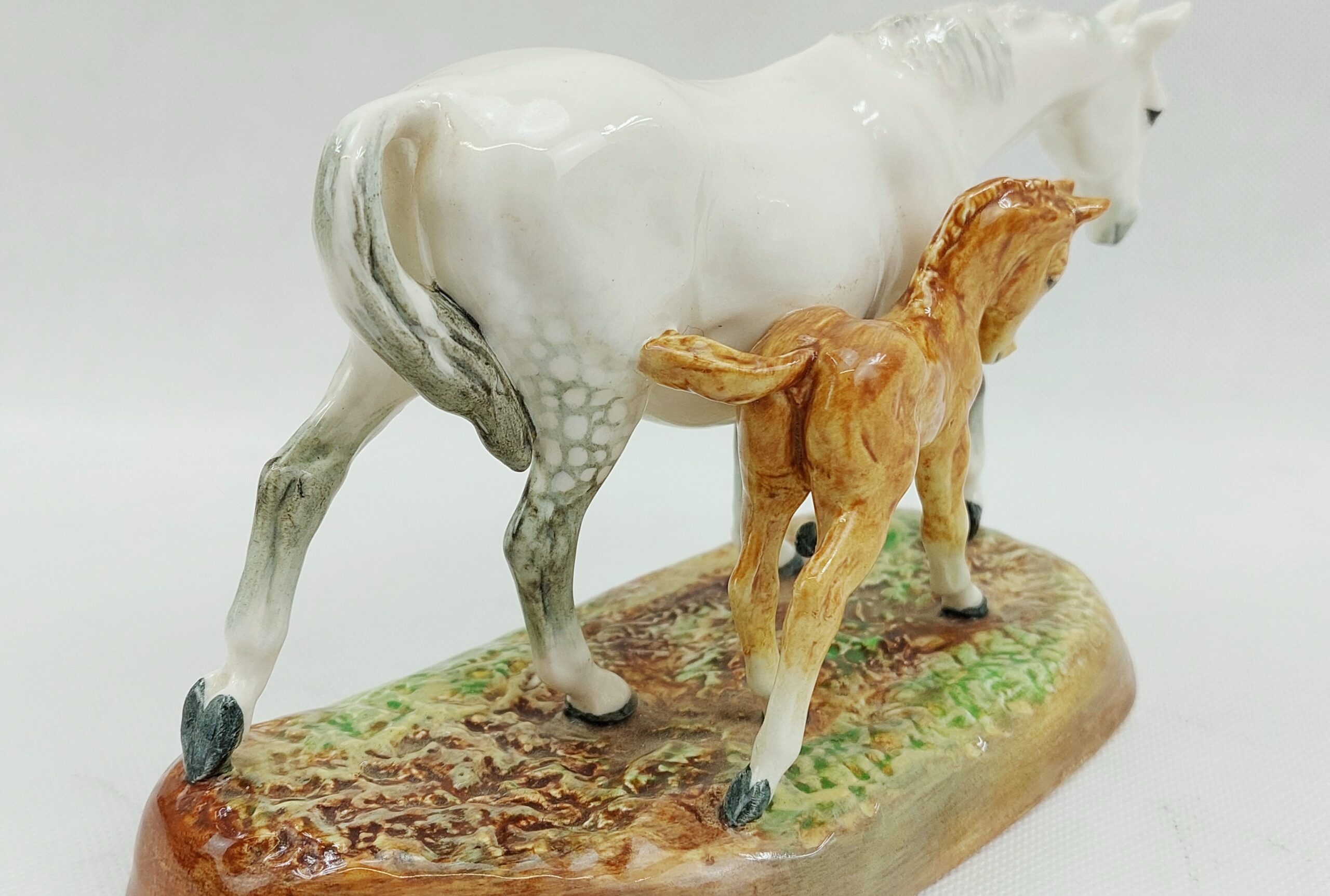 Royal Doulton Gude Grey Mare and Foal HN2532.G - Image 7