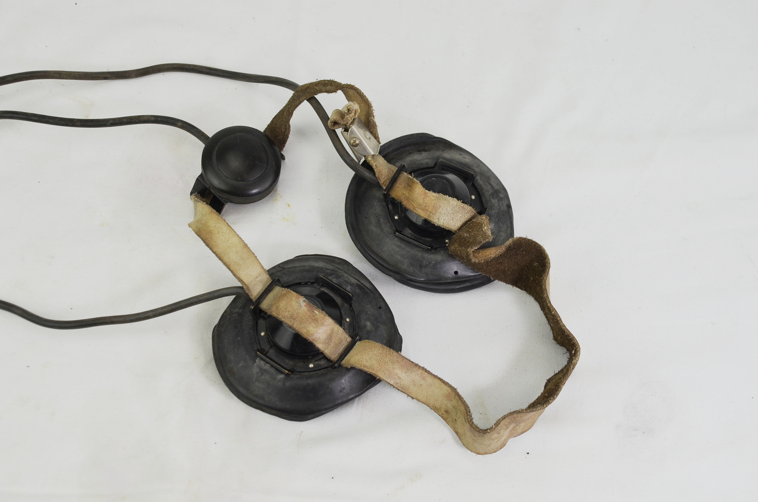 British WW2 Chest Microphone and Headphones by Ericsson - Image 3
