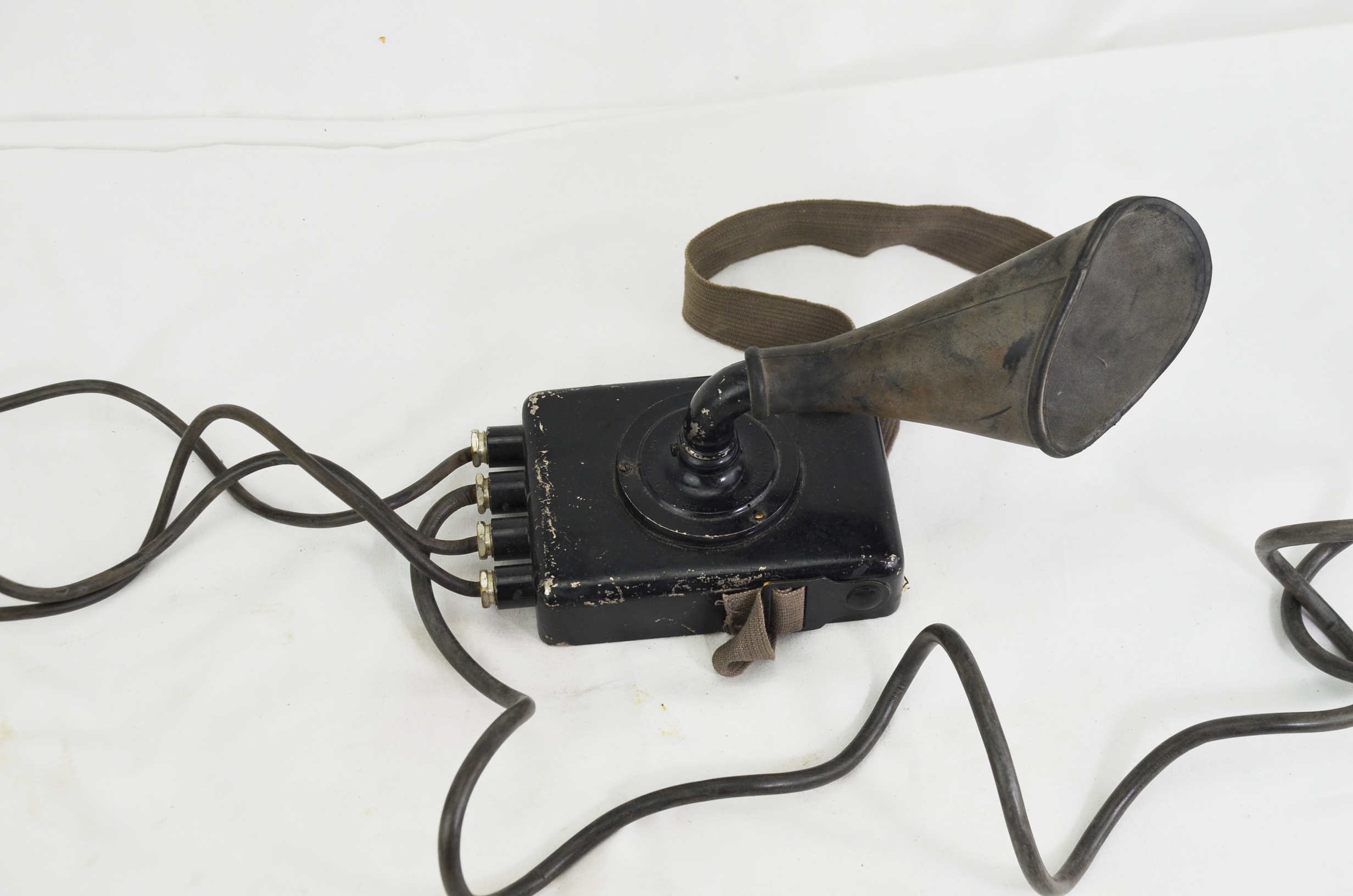 British WW2 Chest Microphone and Headphones by Ericsson - Image 5