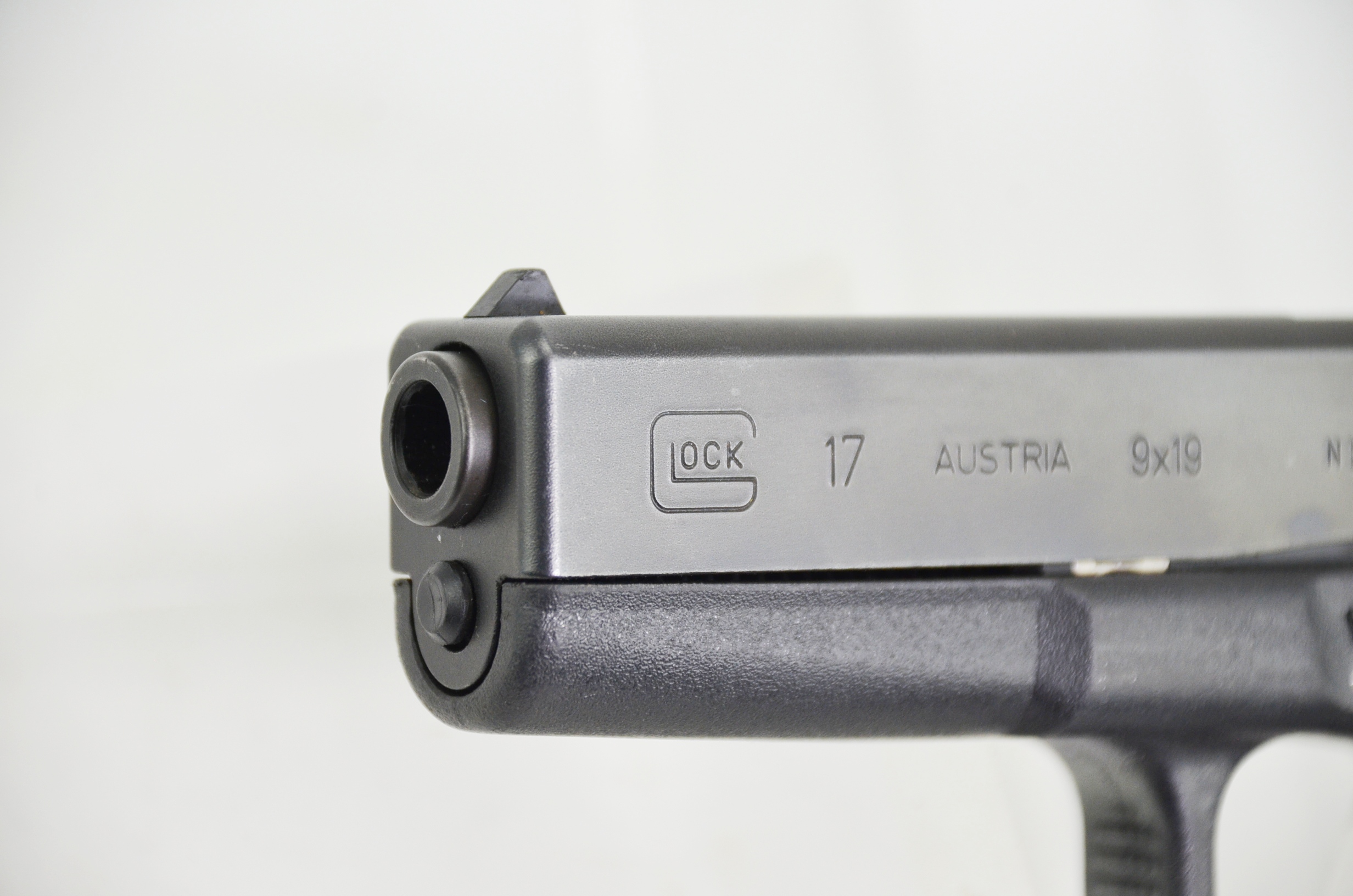 Glock 17 9mm Second Generation (Deactivated) - Image 5