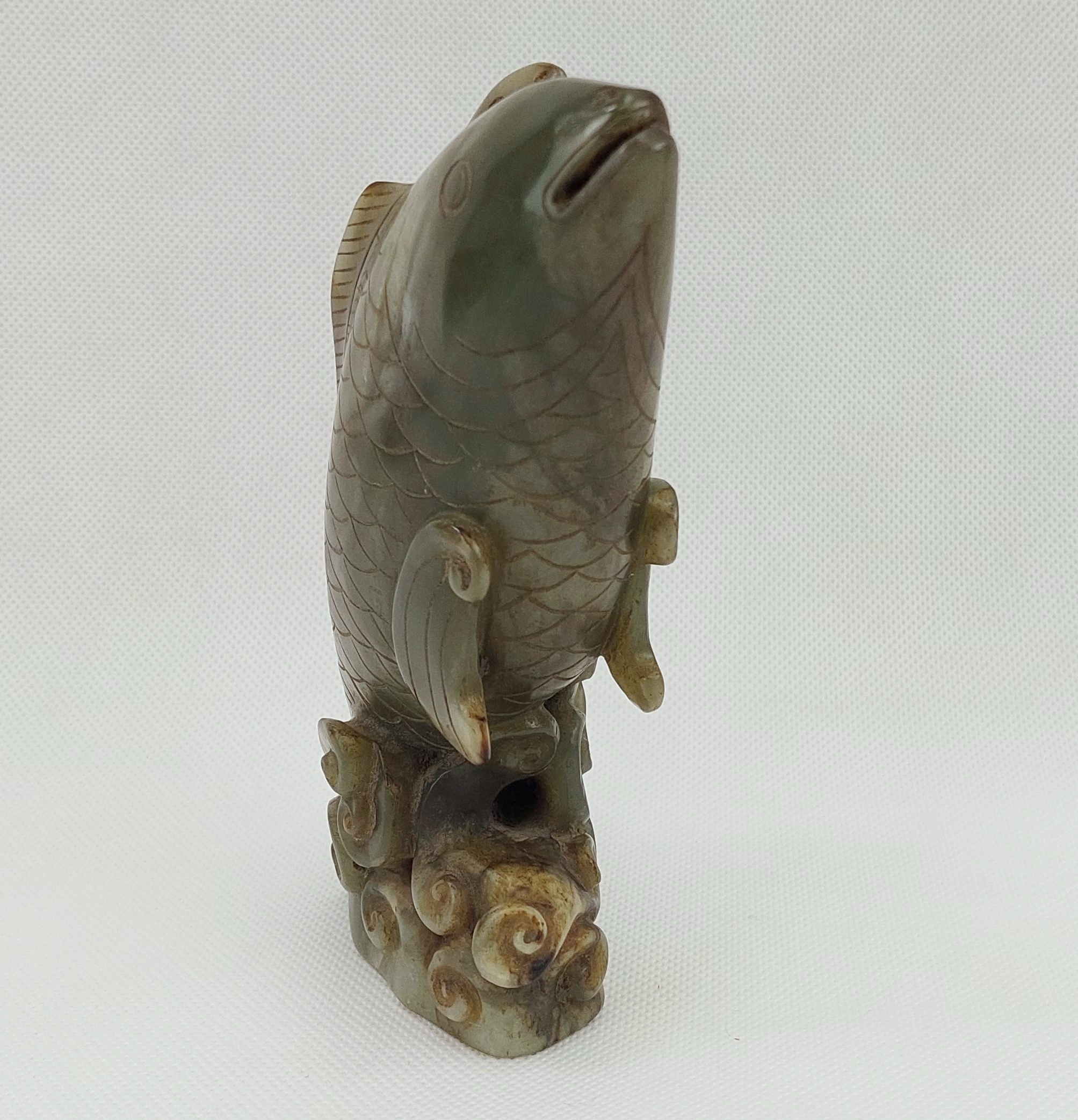 Chinese Qing Dynasty Nephrite Jade Carving Of Two Carp - Image 4