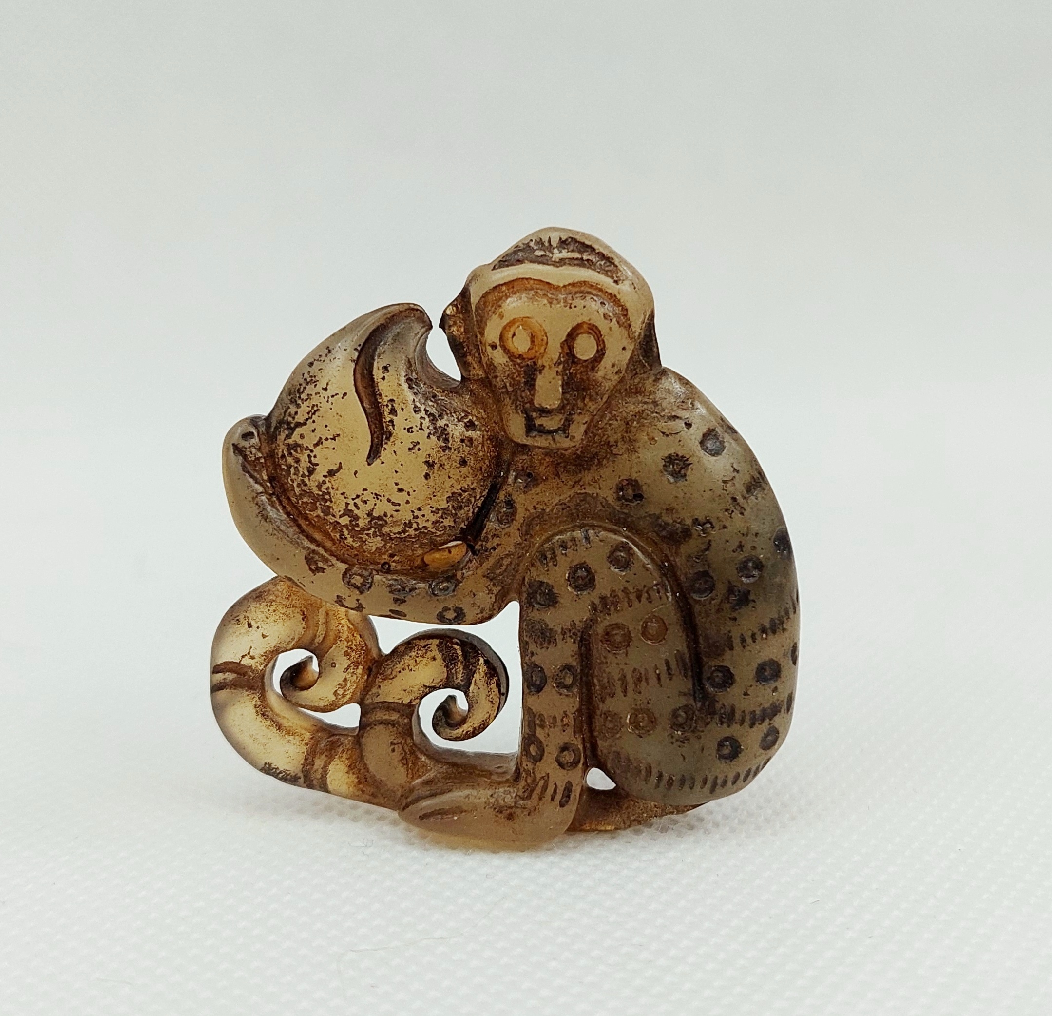 Chinese Qing Dynasty Nephrite Jade Monkey With Peach Pendant