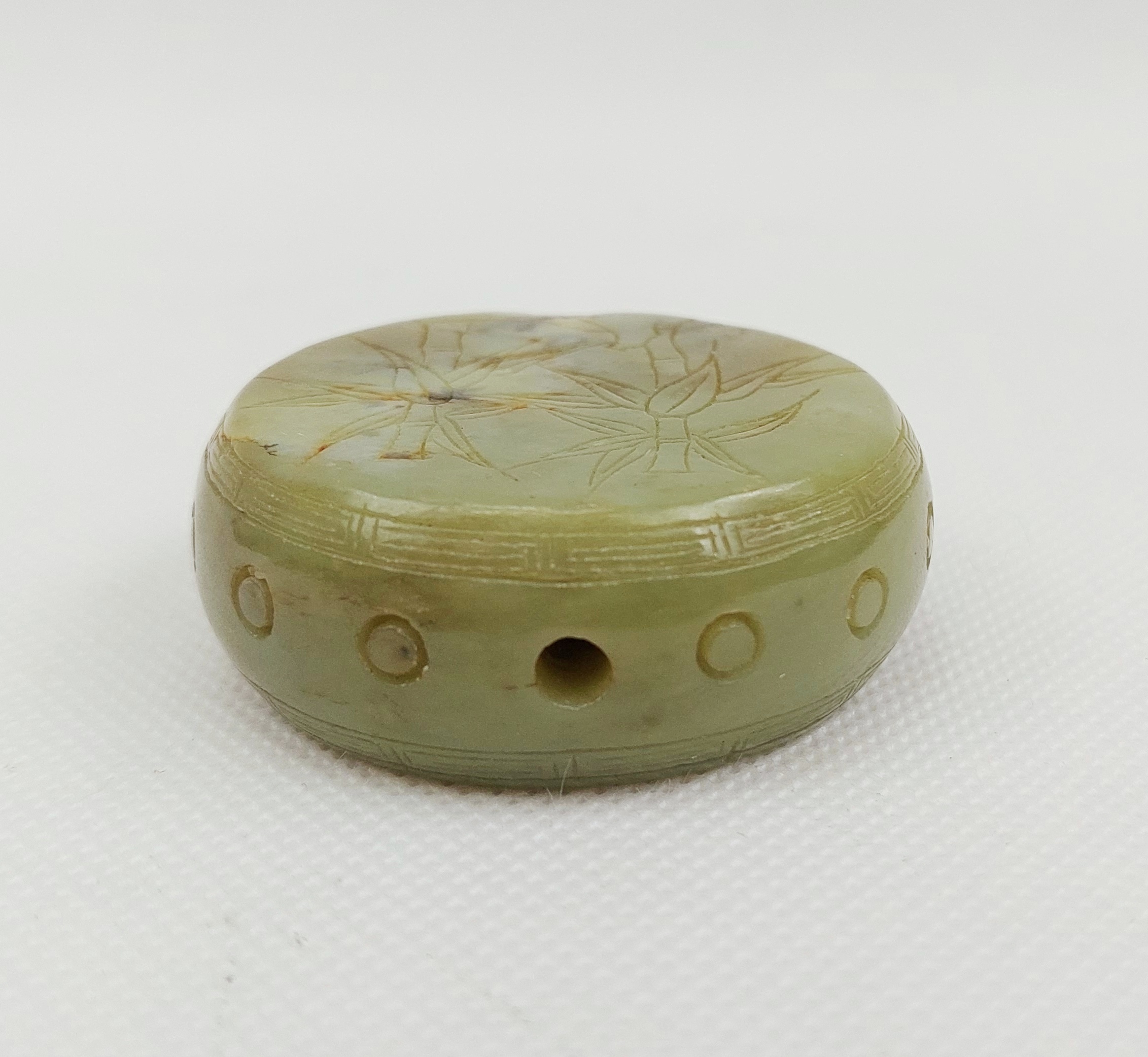 Chinese Qing Dynasty Nephrite Jade Carved Drum With Bamboo Shoots - Image 3