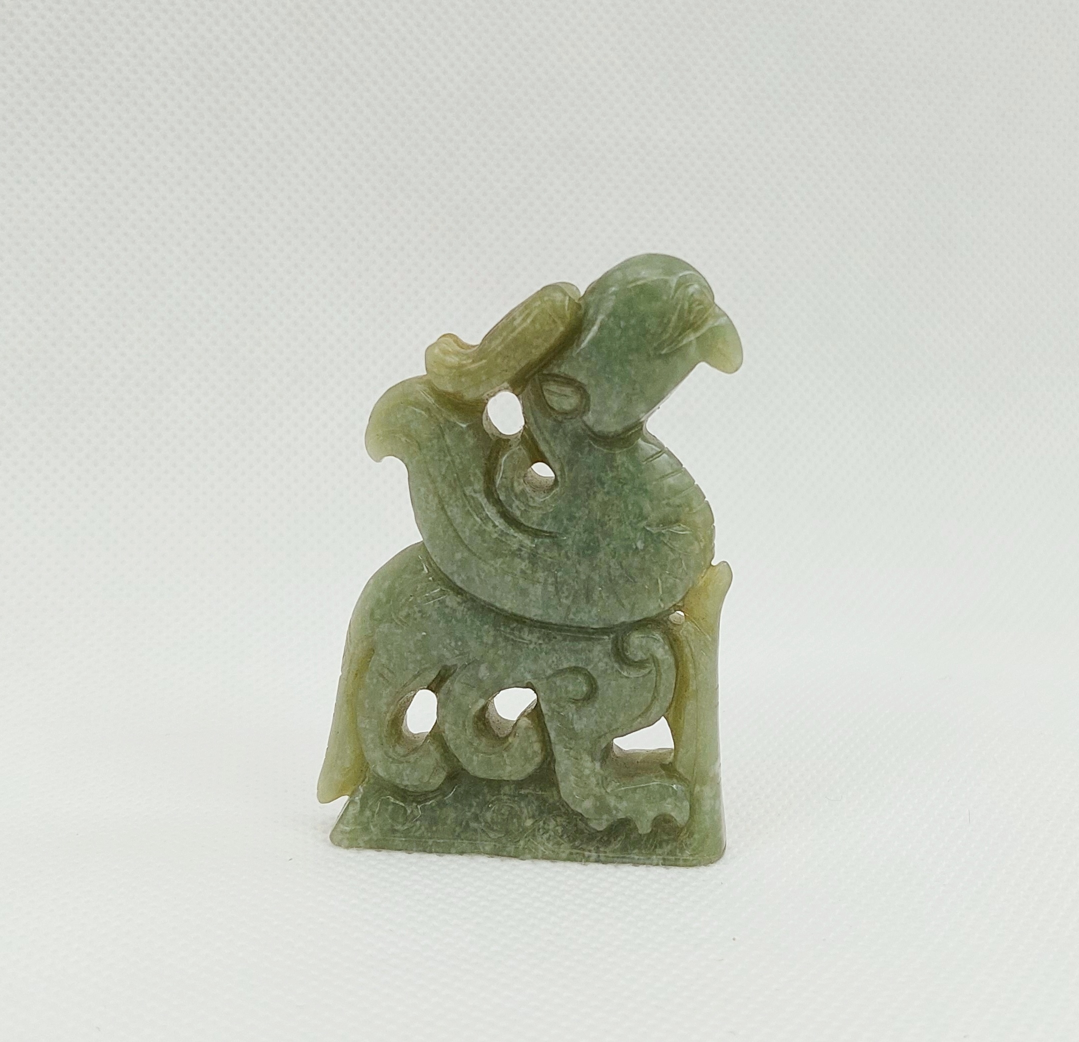 Chinese Qing Dynasty Nephrite Jade Pendant Of A Phoenix - Image 2