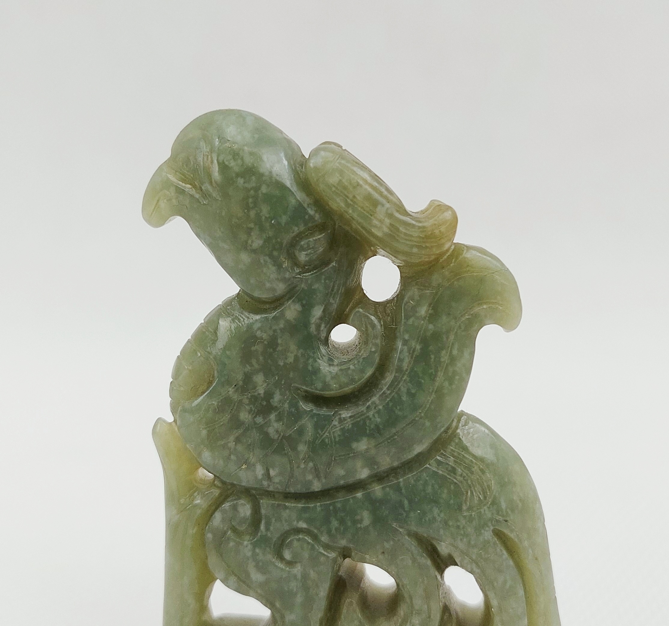 Chinese Qing Dynasty Nephrite Jade Pendant Of A Phoenix - Image 4