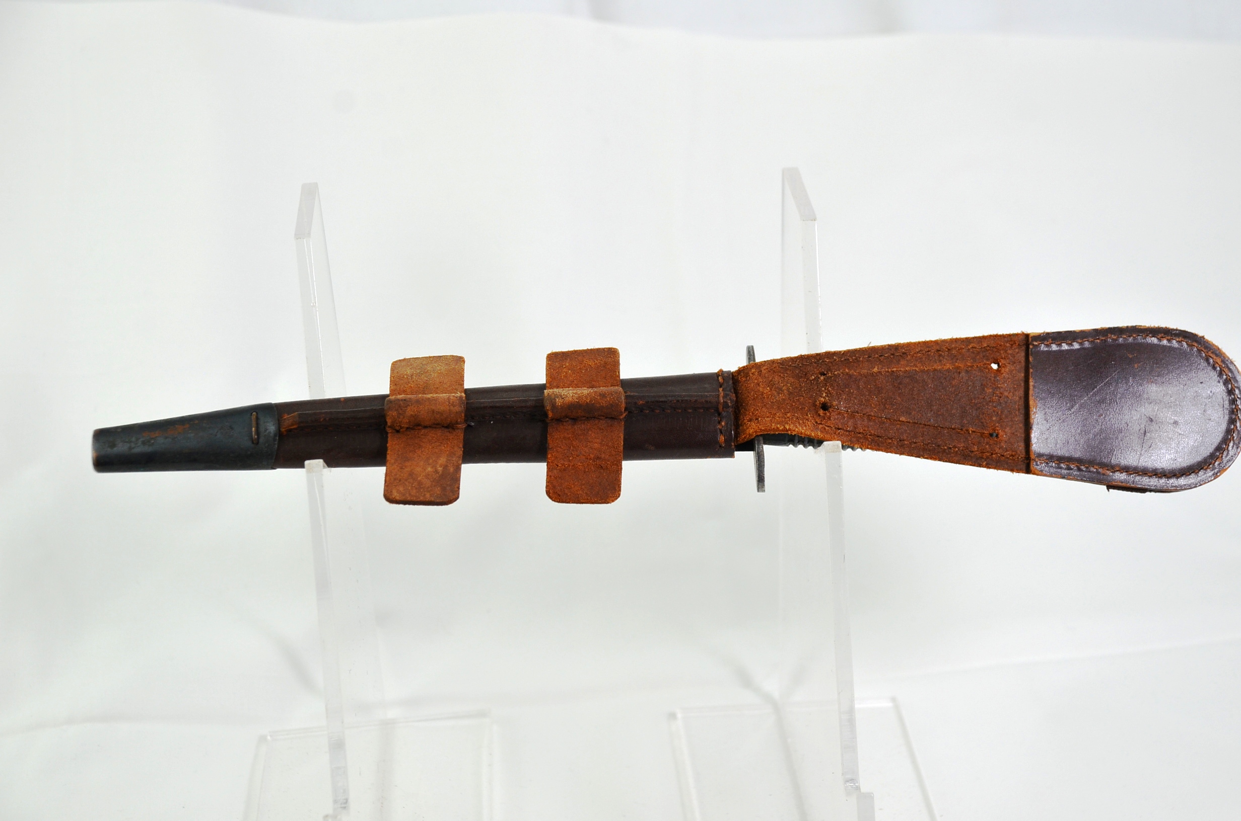 British Fairbairn-Sykes 3rd Pattern Commando Knife and Scabbard - Image 3