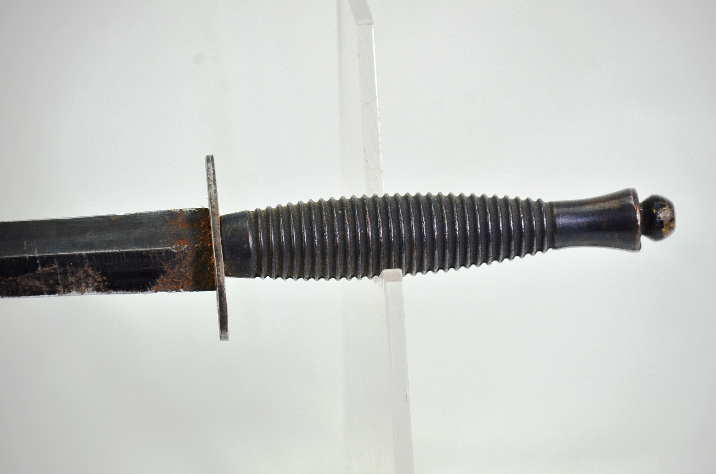 British Fairbairn-Sykes 3rd Pattern Commando Knife and Scabbard - Image 6
