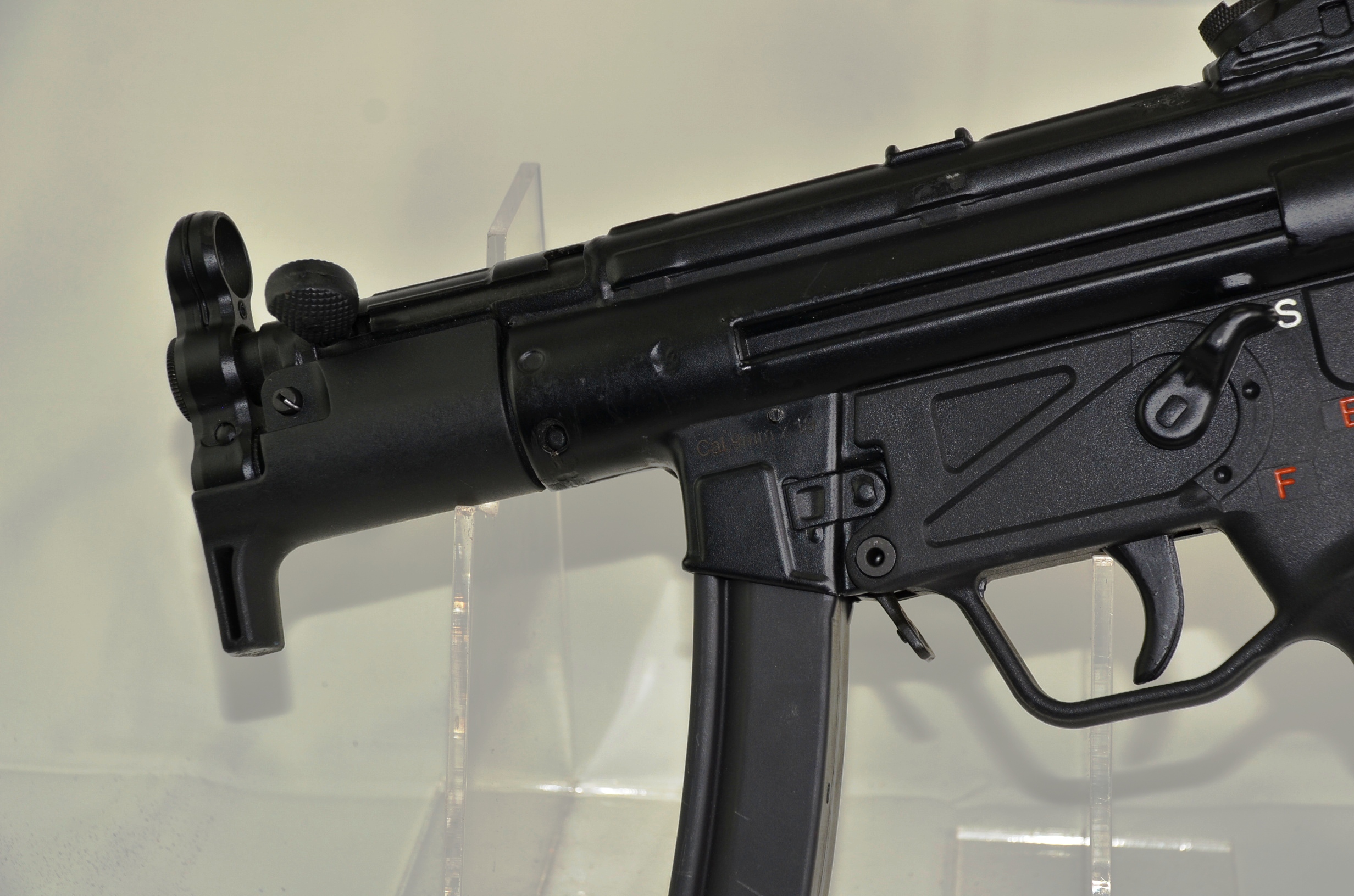 MP5 K Sub-Machine Gun - Image 8