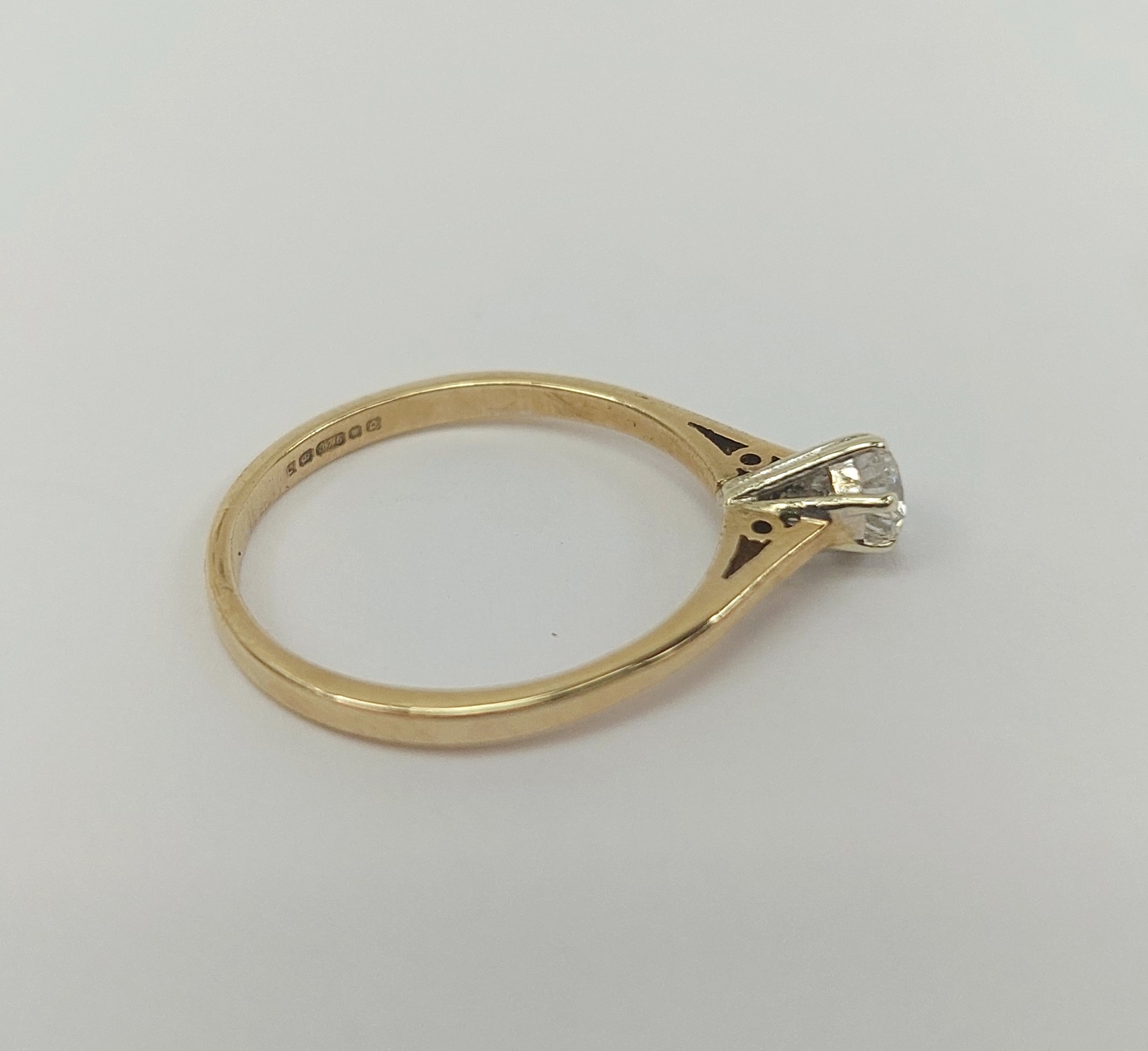 9ct Yellow Gold 0.2 Carat Diamond Solitaire Ring UK Size O, US 7 - Image 3