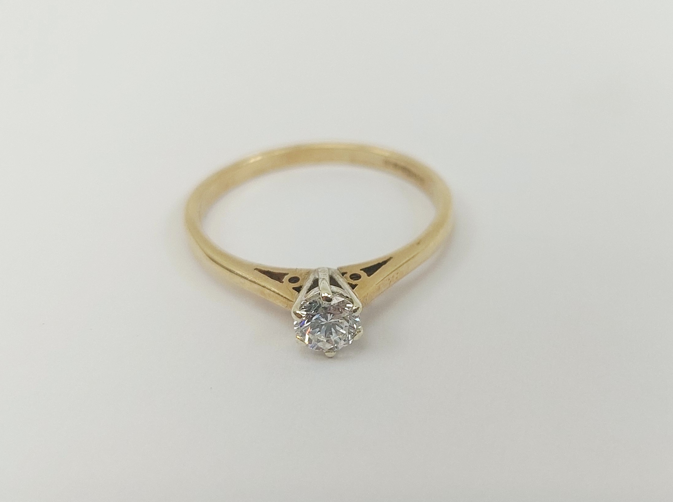 9ct Yellow Gold 0.2 Carat Diamond Solitaire Ring UK Size O, US 7 - Image 5