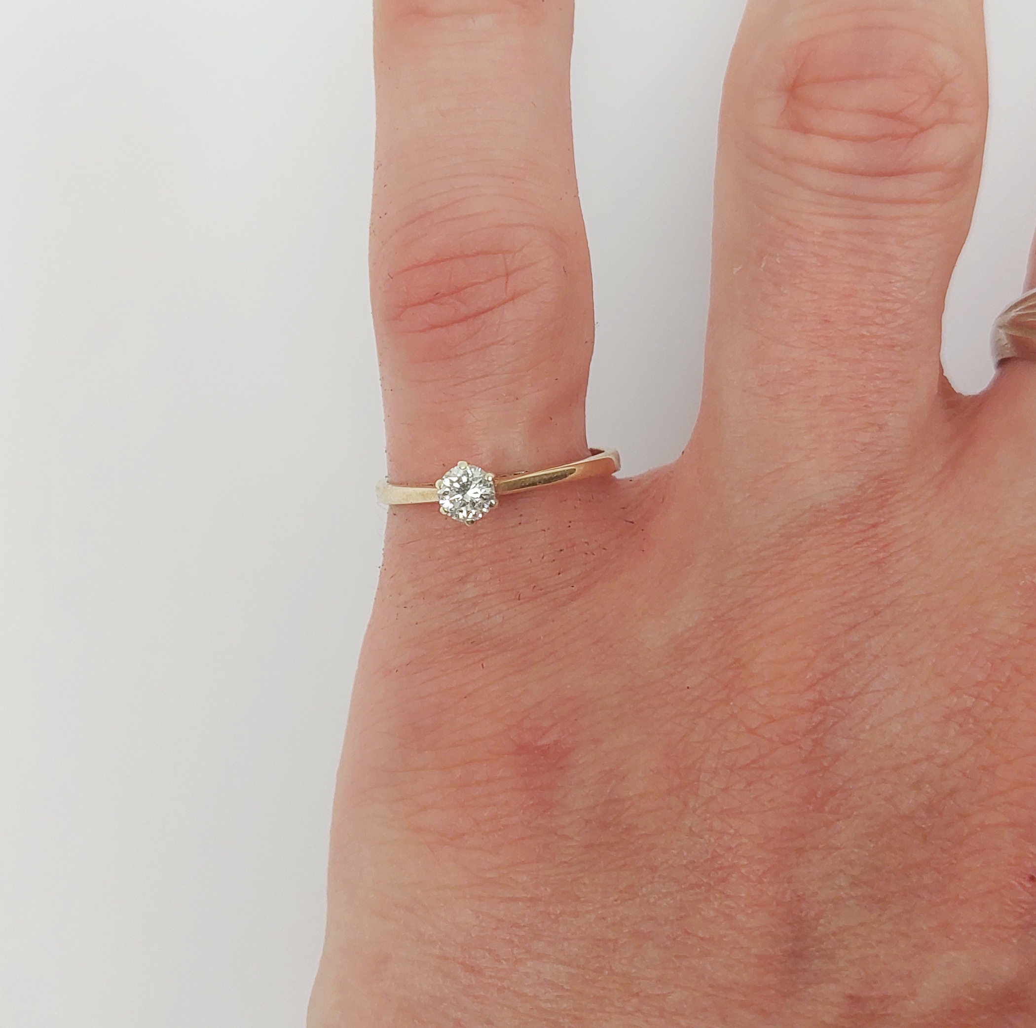 9ct Yellow Gold 0.2 Carat Diamond Solitaire Ring UK Size O, US 7 - Image 7