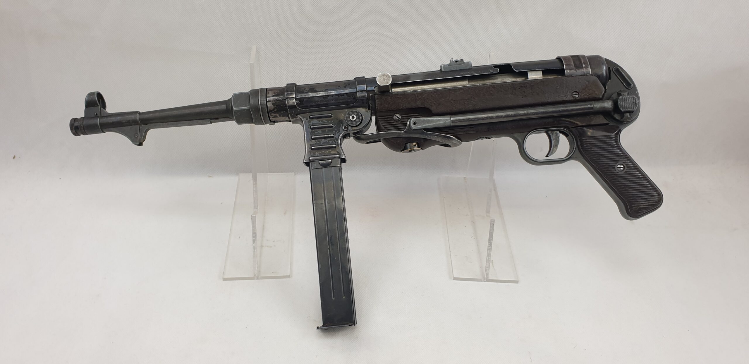 WW2 Replica of an MP40 Sub-Machine Gun, Strips, cocks and dry fires - Deactivated