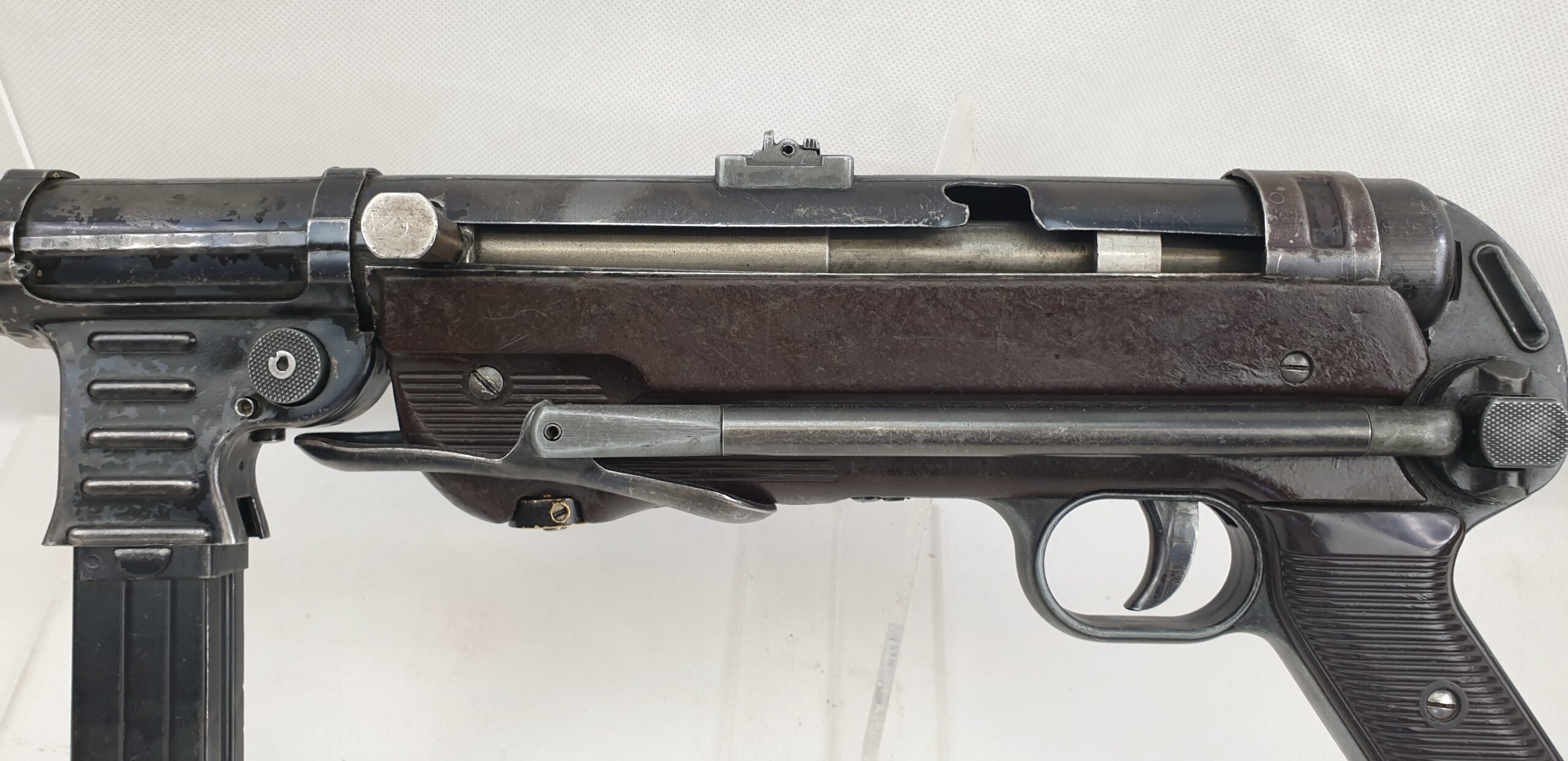 WW2 Replica of an MP40 Sub-Machine Gun, Strips, cocks and dry fires - Deactivated - Image 3