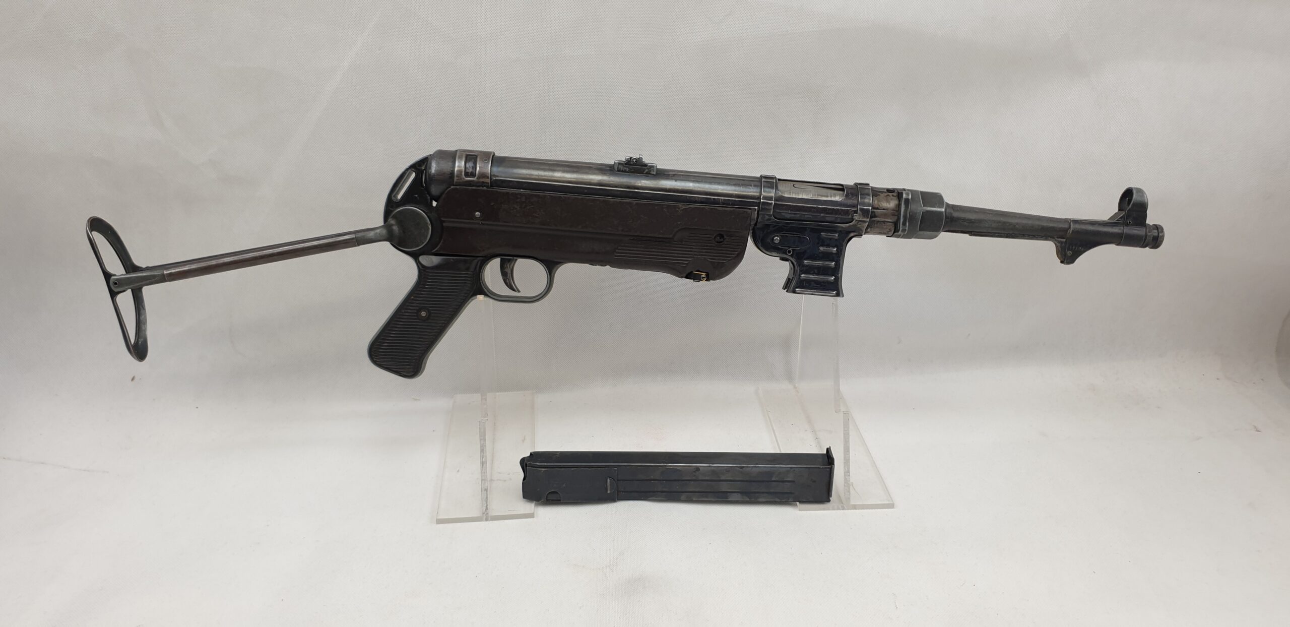WW2 Replica of an MP40 Sub-Machine Gun, Strips, cocks and dry fires - Deactivated - Image 7