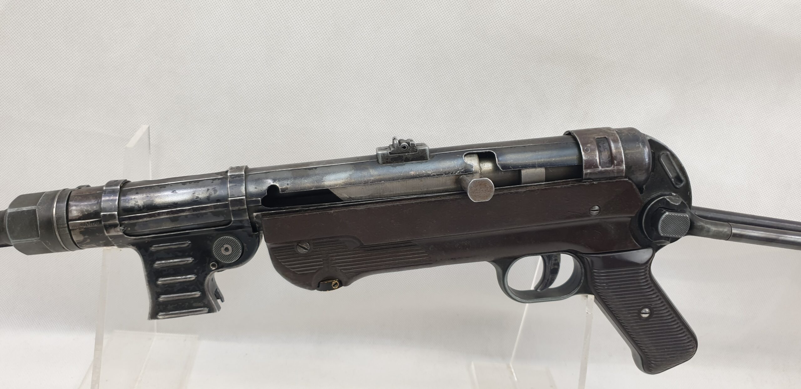 WW2 Replica of an MP40 Sub-Machine Gun, Strips, cocks and dry fires - Deactivated - Image 9