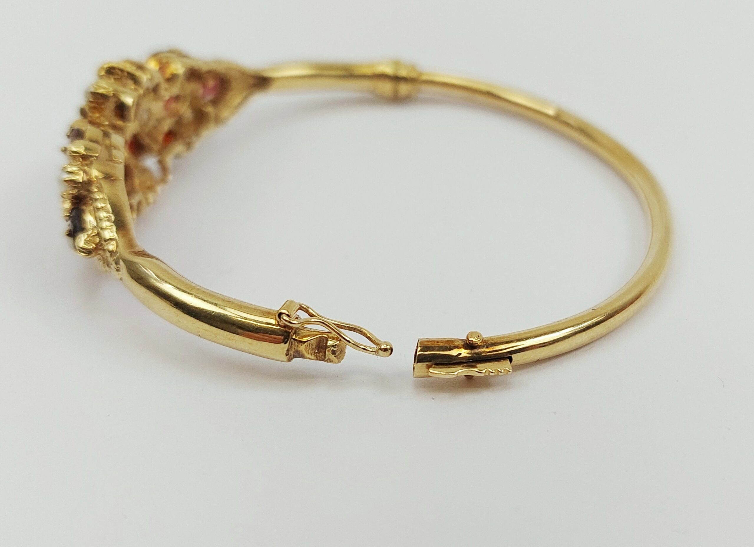 9ct Yellow Gold Garnet & Pearl Hinged Bangle - Image 5