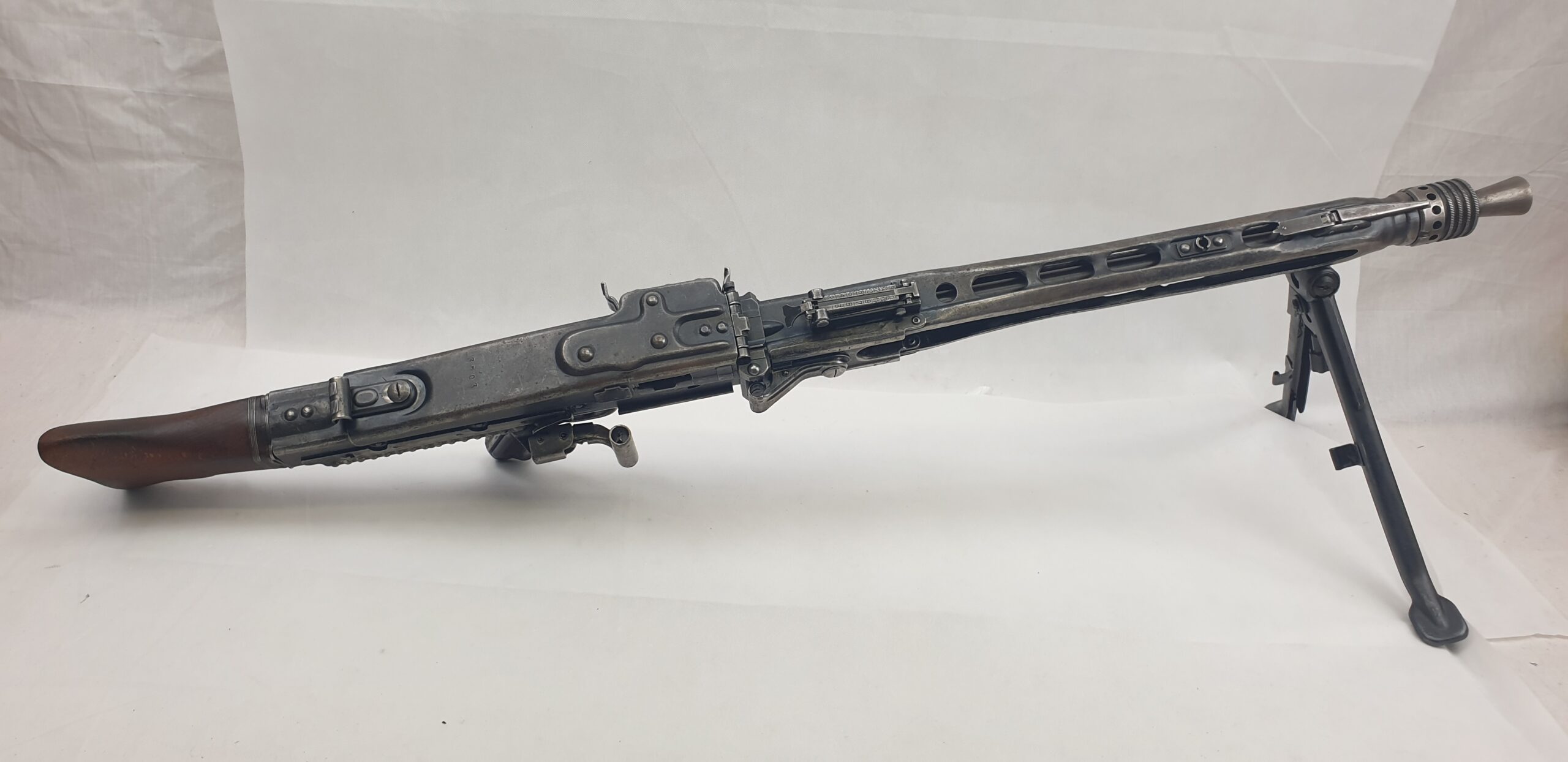 WW2 German MG 42 Machine Gun - Cocks and Dry Fires - Image 2