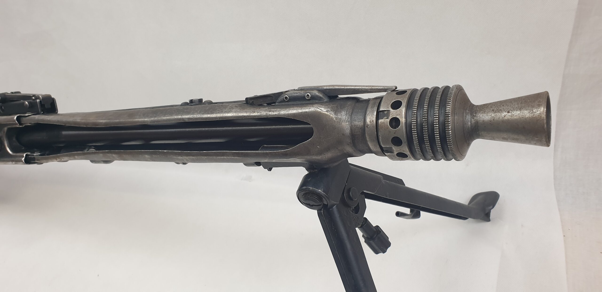WW2 German MG 42 Machine Gun - Cocks and Dry Fires - Image 4