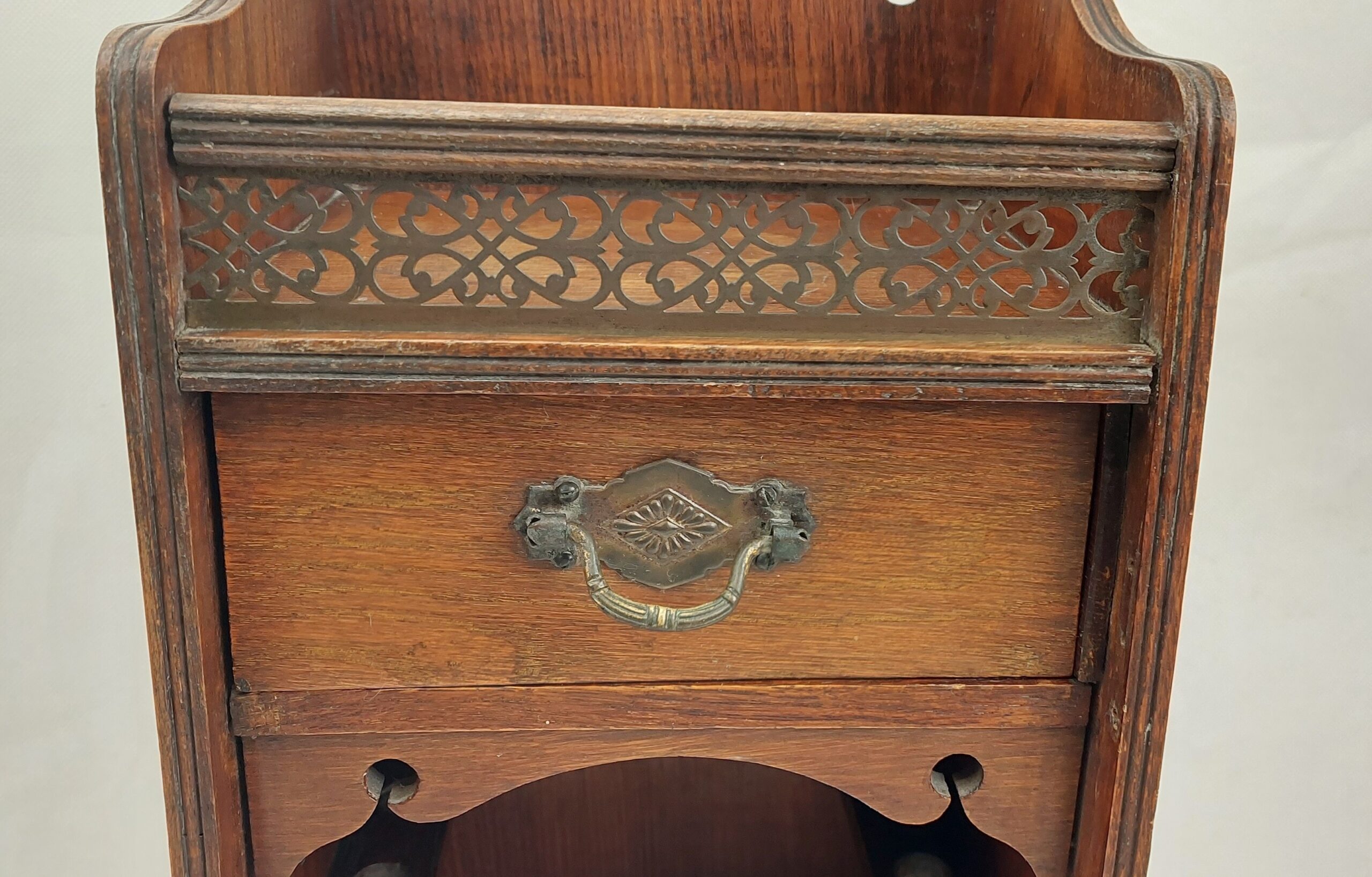 Edwardian Oak Wall Hanging Smokers Cabinet - Image 7