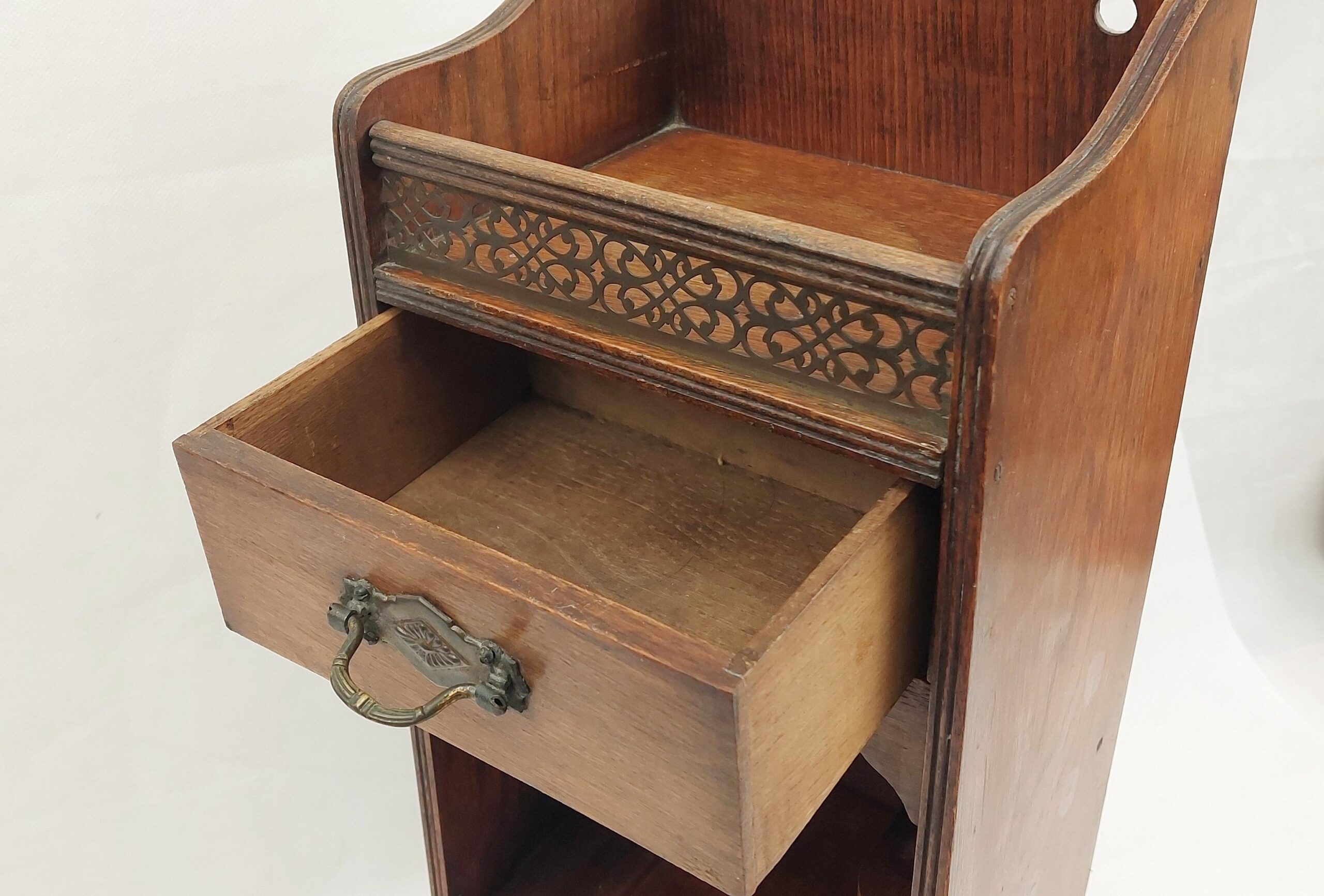 Edwardian Oak Wall Hanging Smokers Cabinet - Image 2