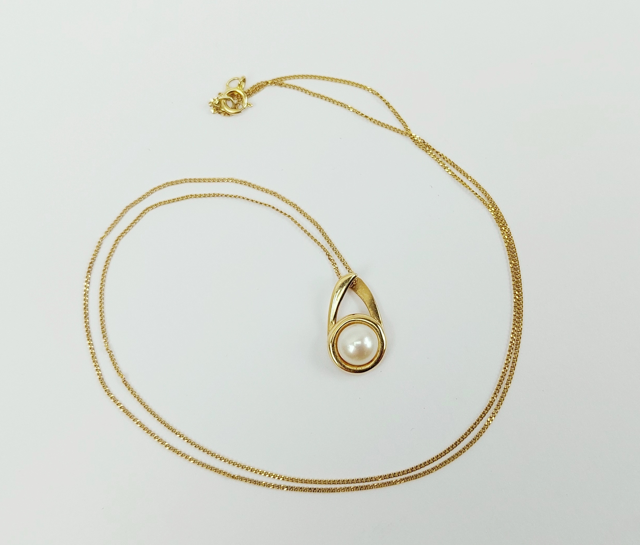 9ct Yellow Gold Pearl Pendant Necklace – 18 Inches
